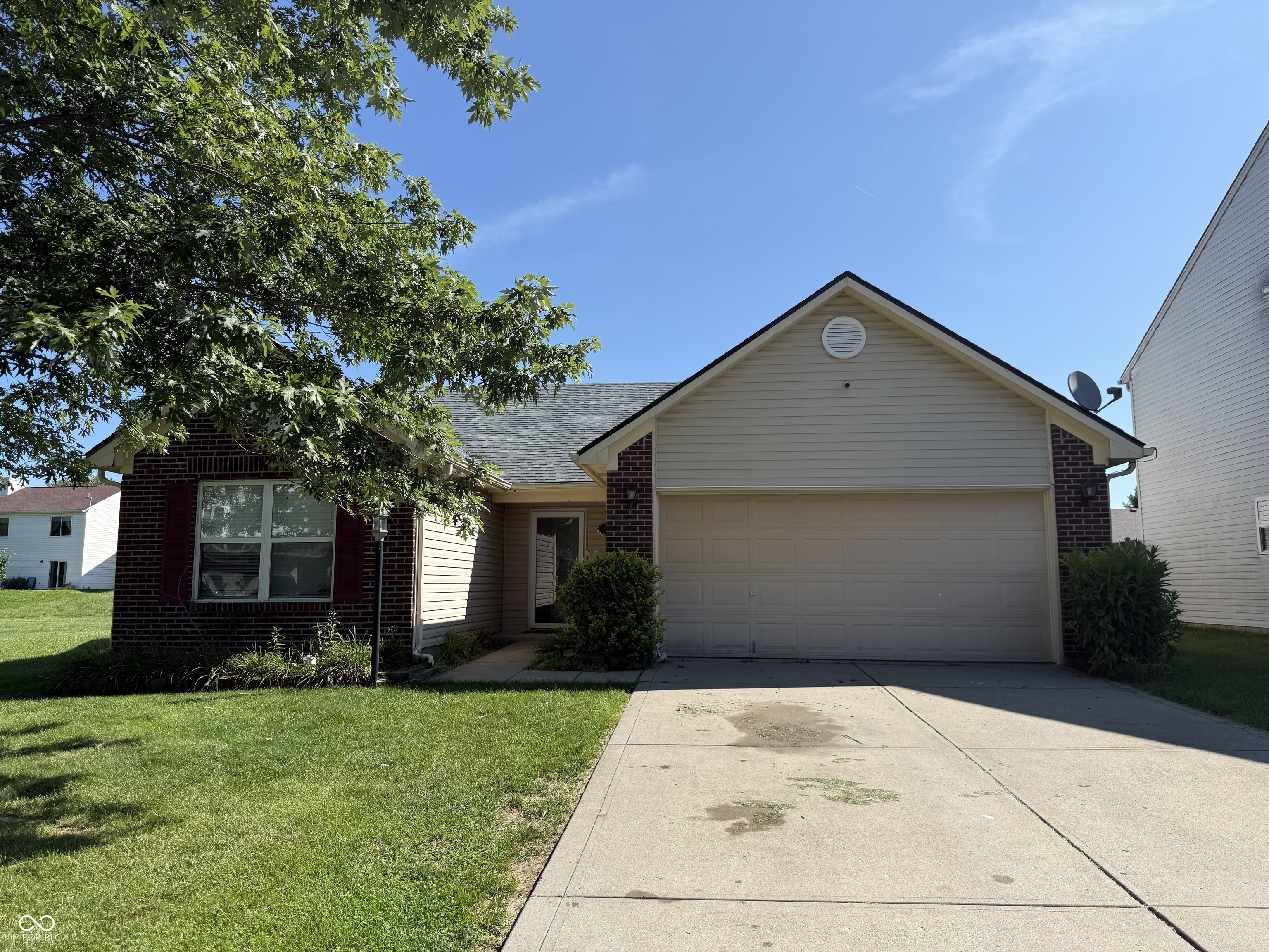 8113 Maple Stream Lane Property Photo 1