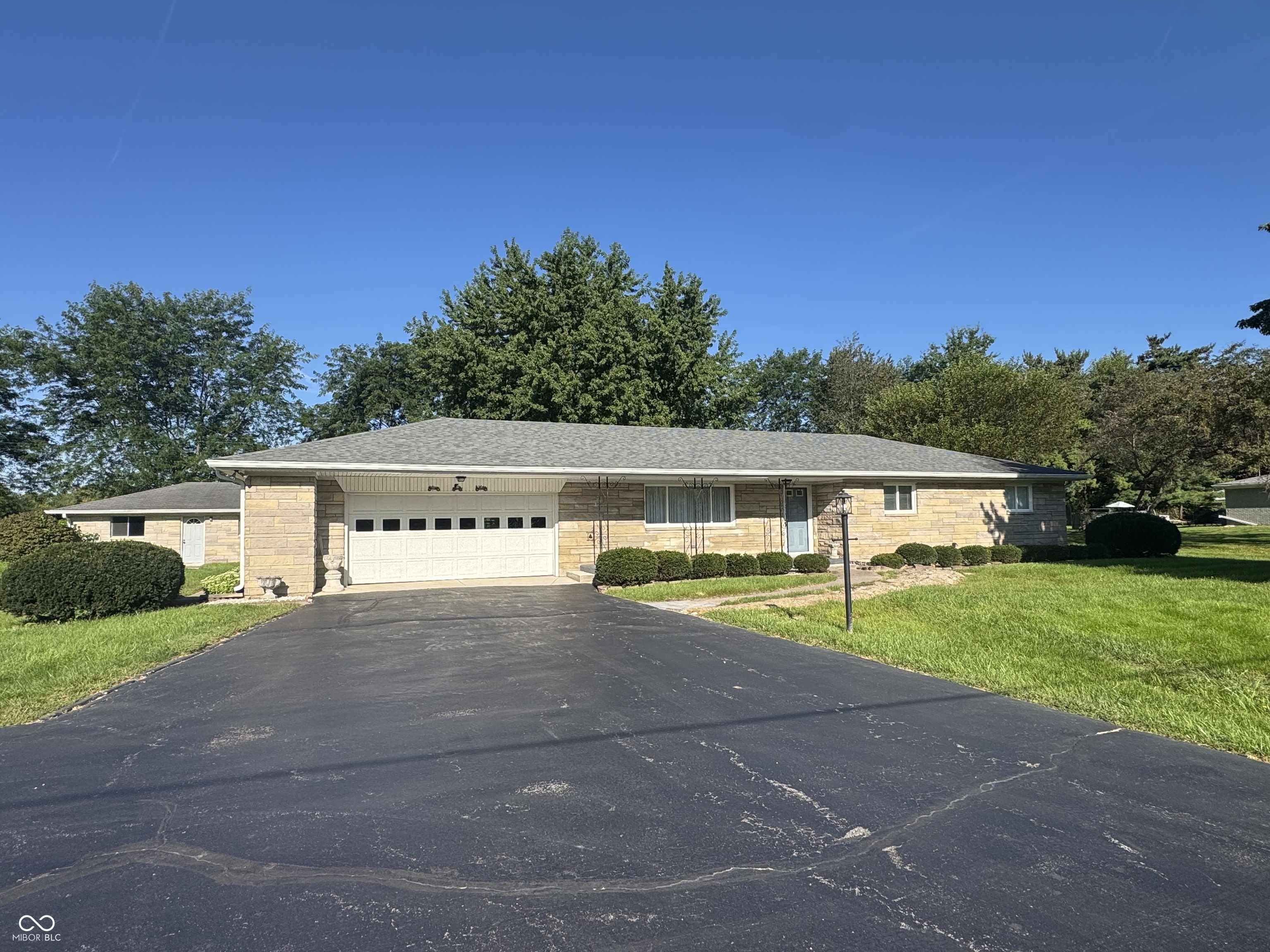 1865 Cicero Road Property Photo 1