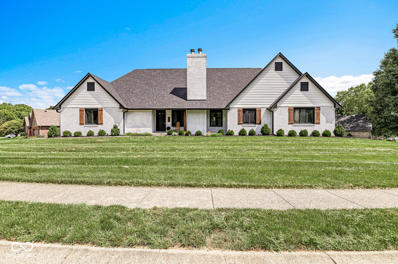 714 Peach Tree Lane Property Photo 1