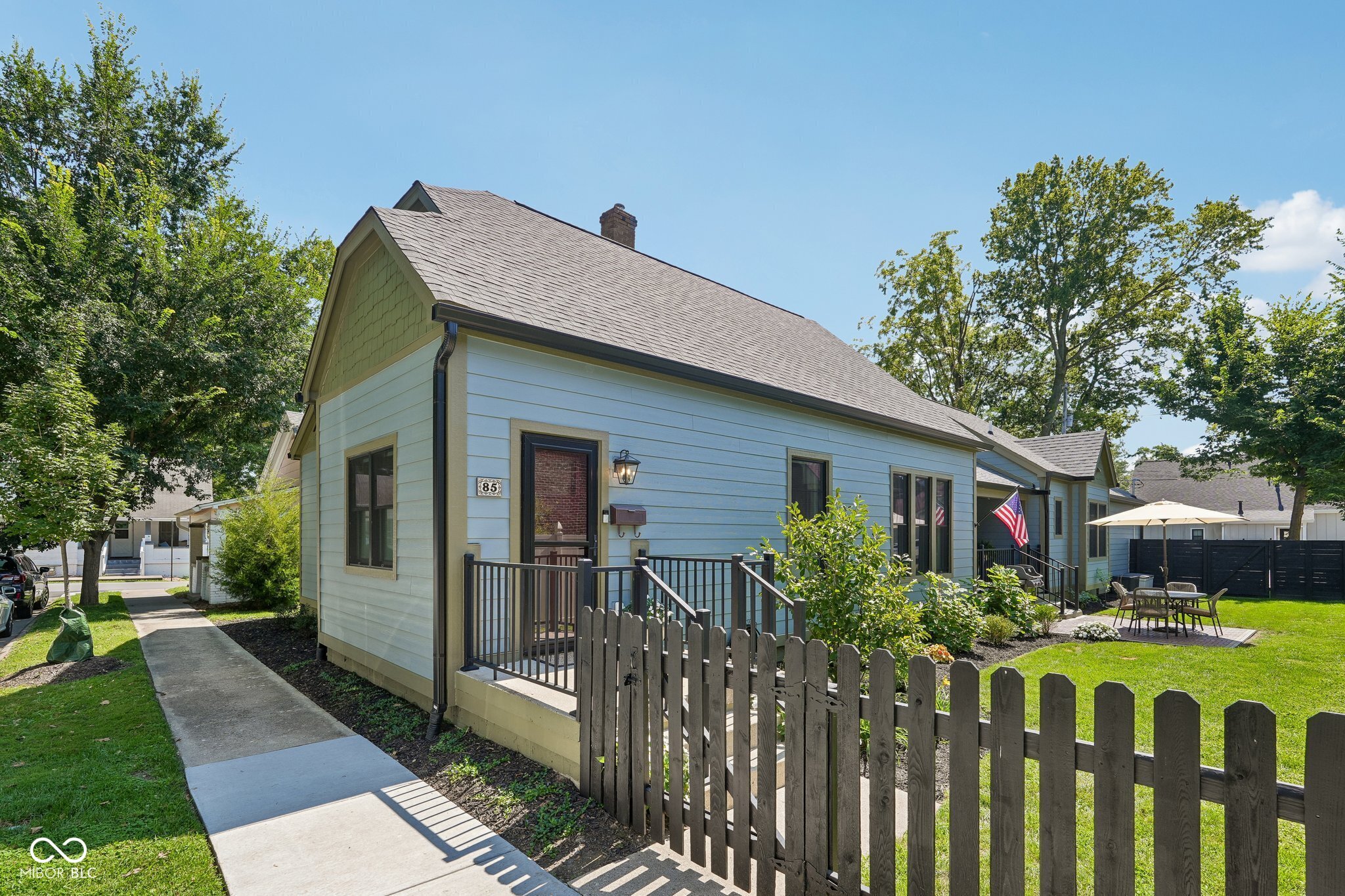 85 E Poplar Property Photo 1