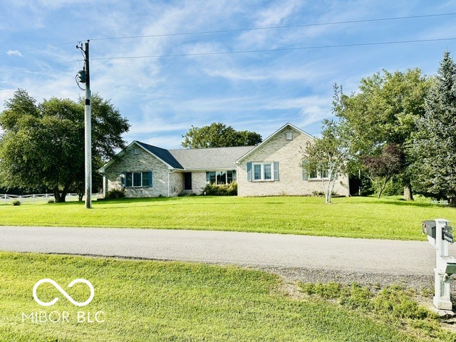 1530 W 800 Road Property Photo 1