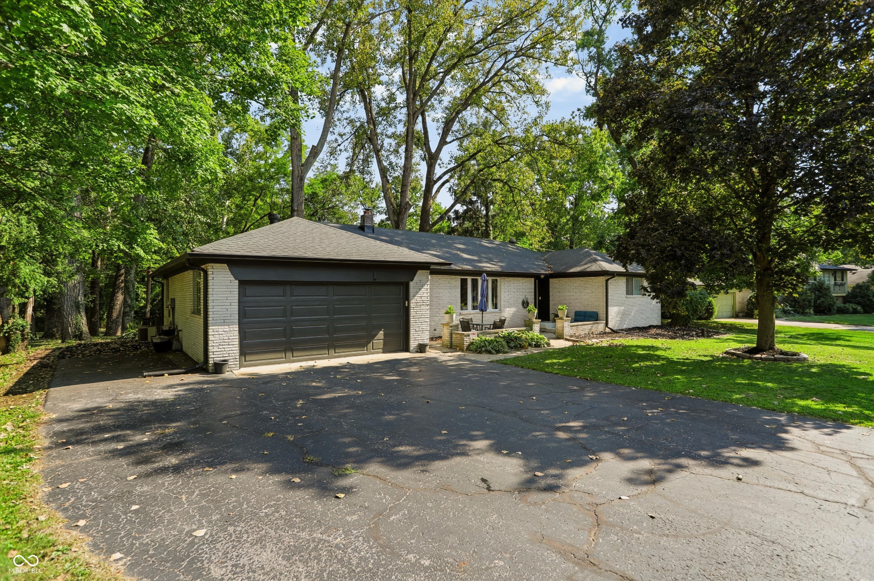 231 E Brunswick Avenue Property Photo 1