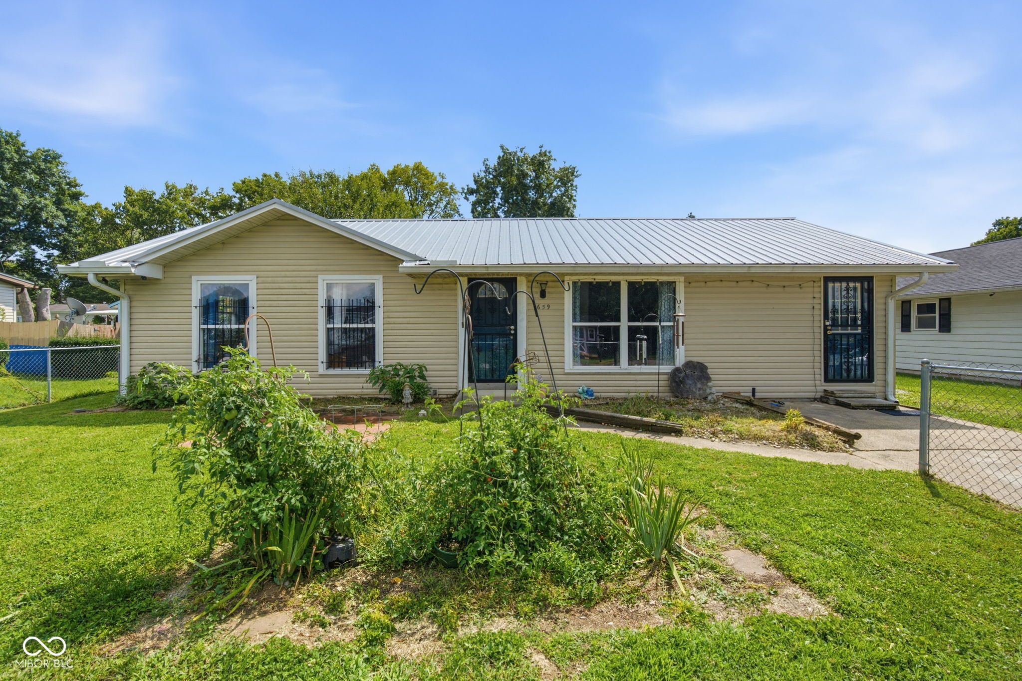 659 Gardner Property Photo 1