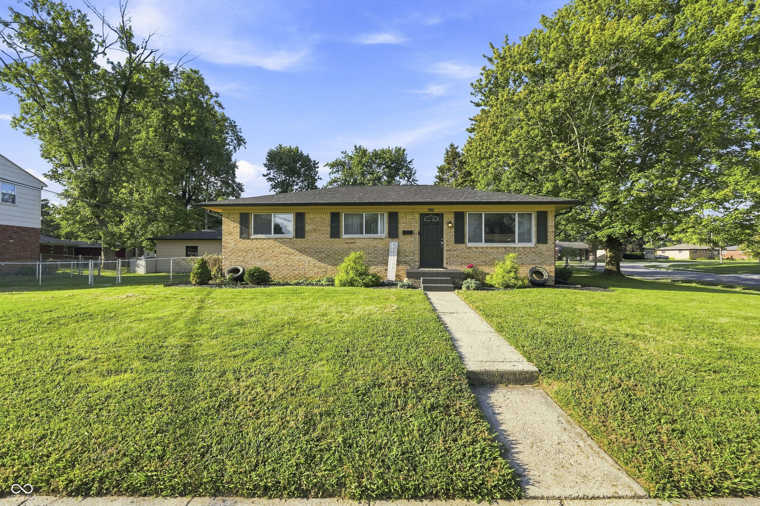 5315 Meadowood Drive Property Photo 1