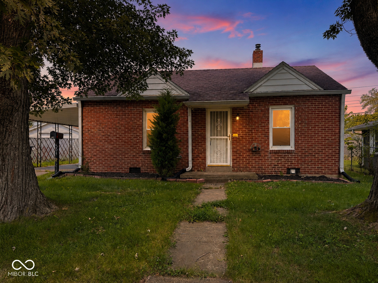 304 W 34th Street Property Photo 1