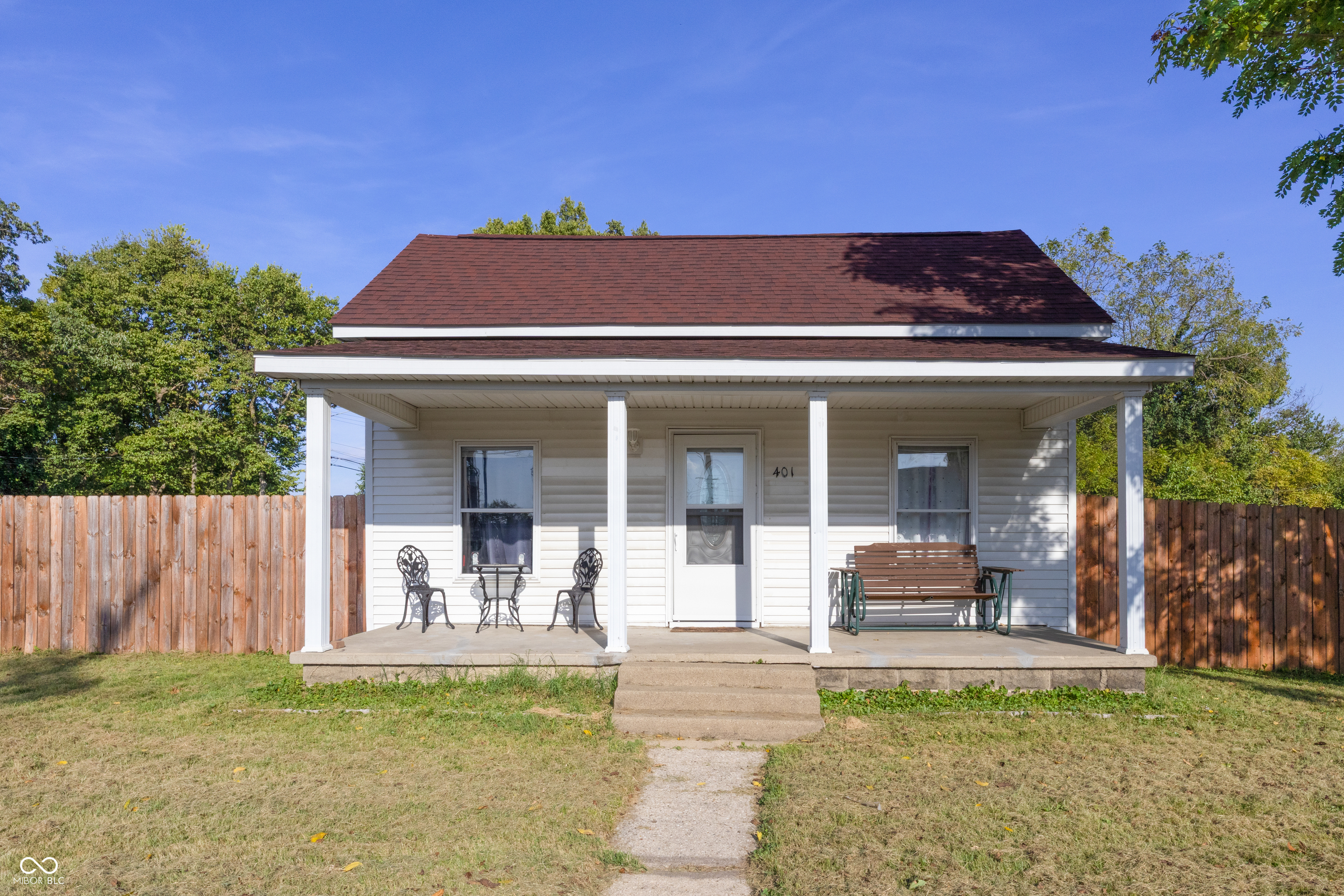 401 S Kyle Street Property Photo 1