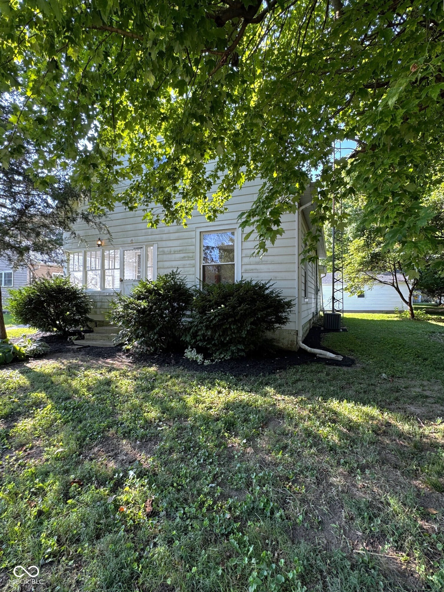 403 W Washington Street Property Photo 1
