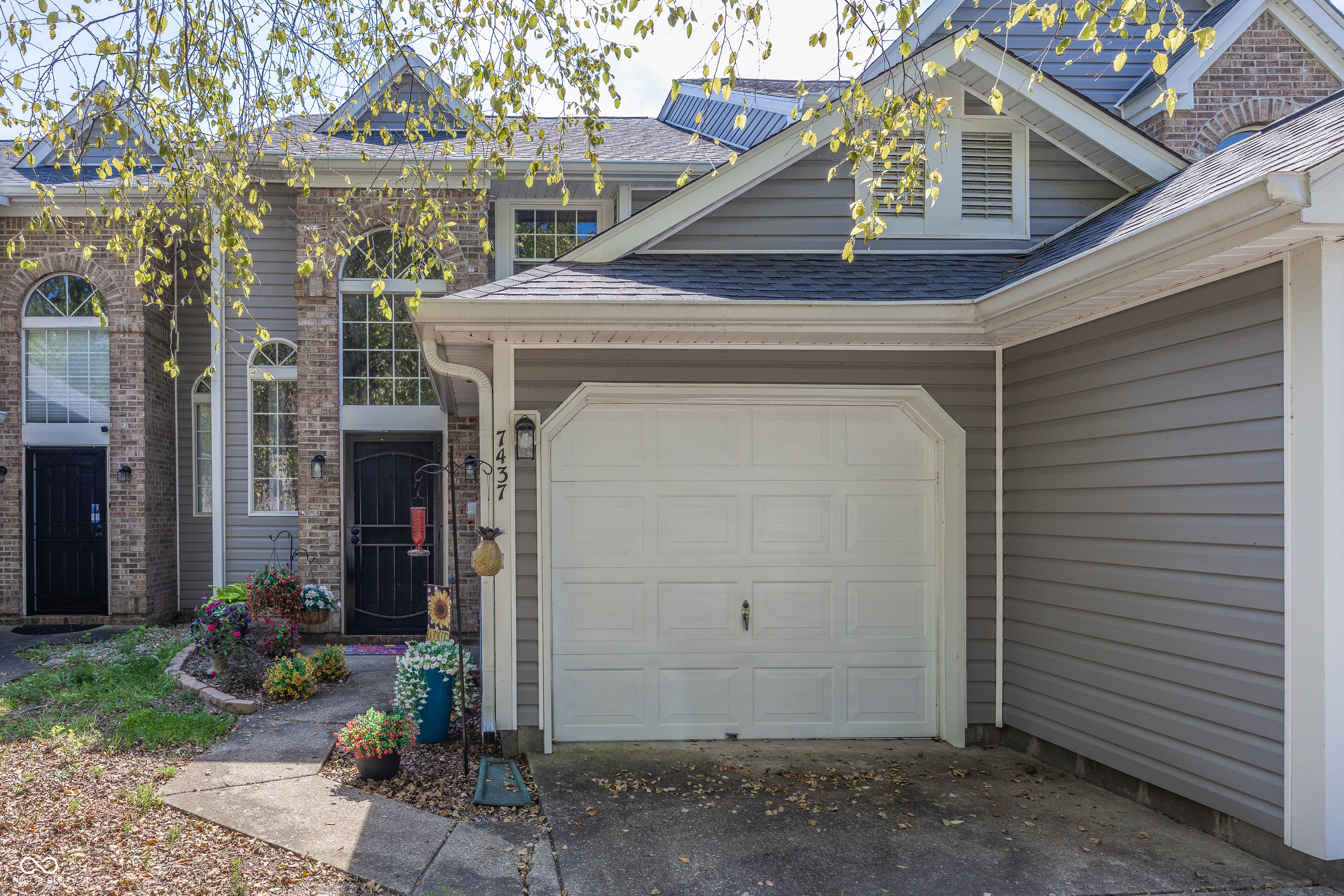 7437 Oceanline Drive Property Photo 1