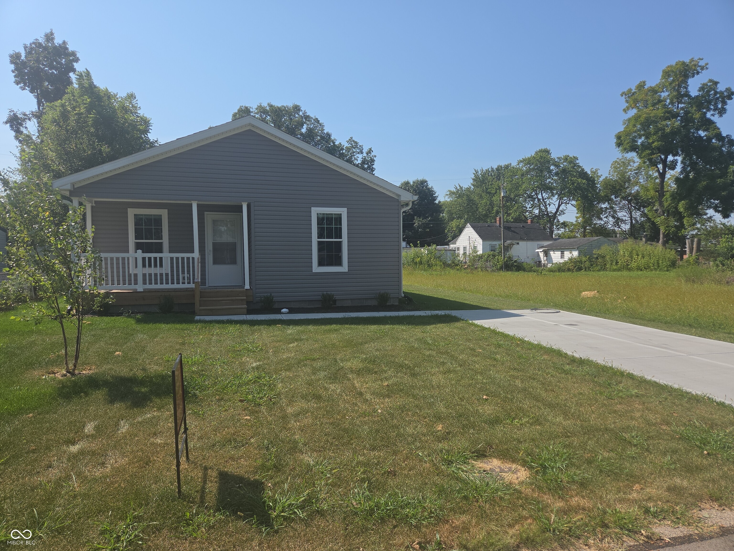 2219 Fowler Property Photo 1