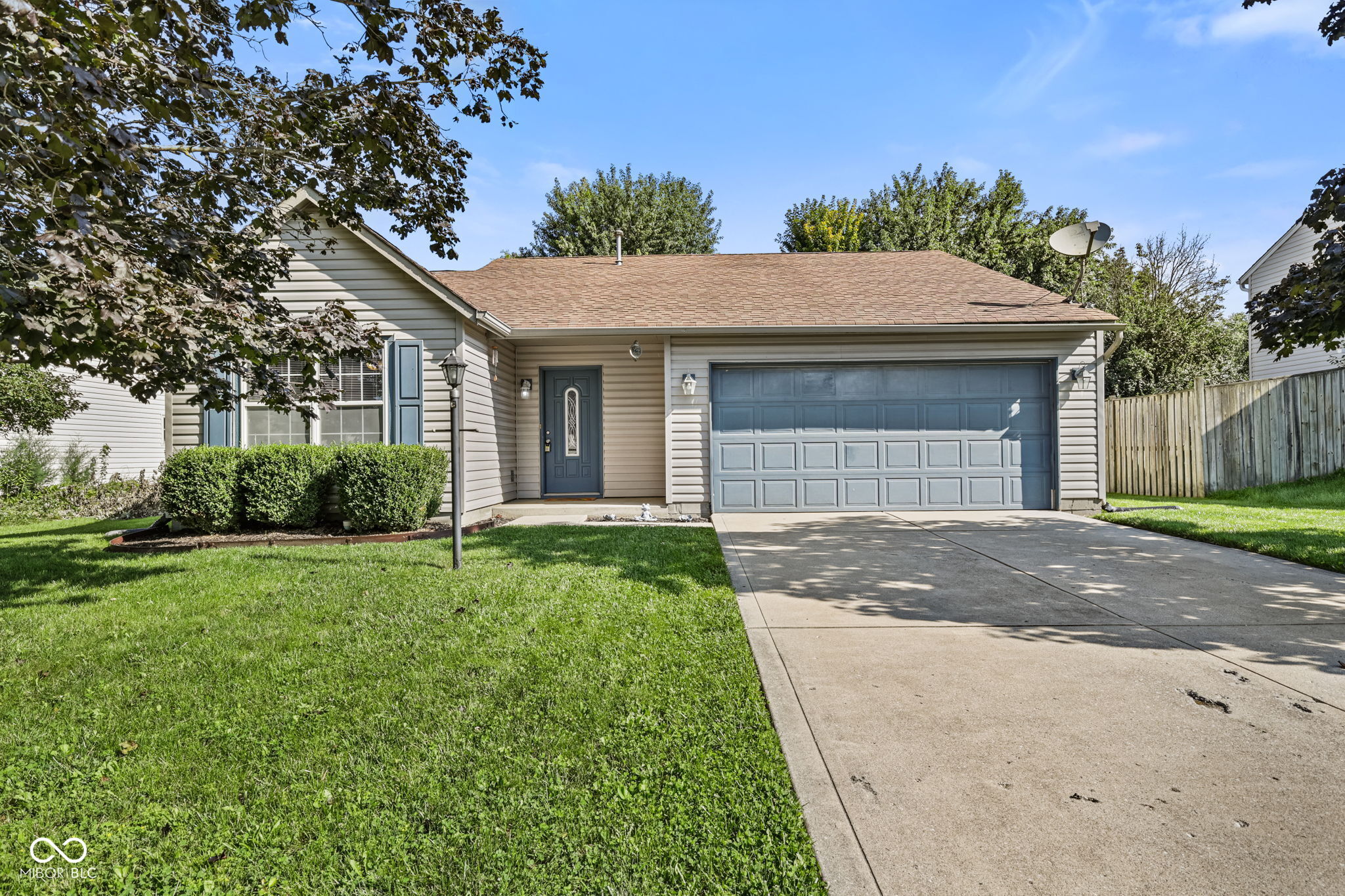 140 Meadow Glen Drive Property Photo 1