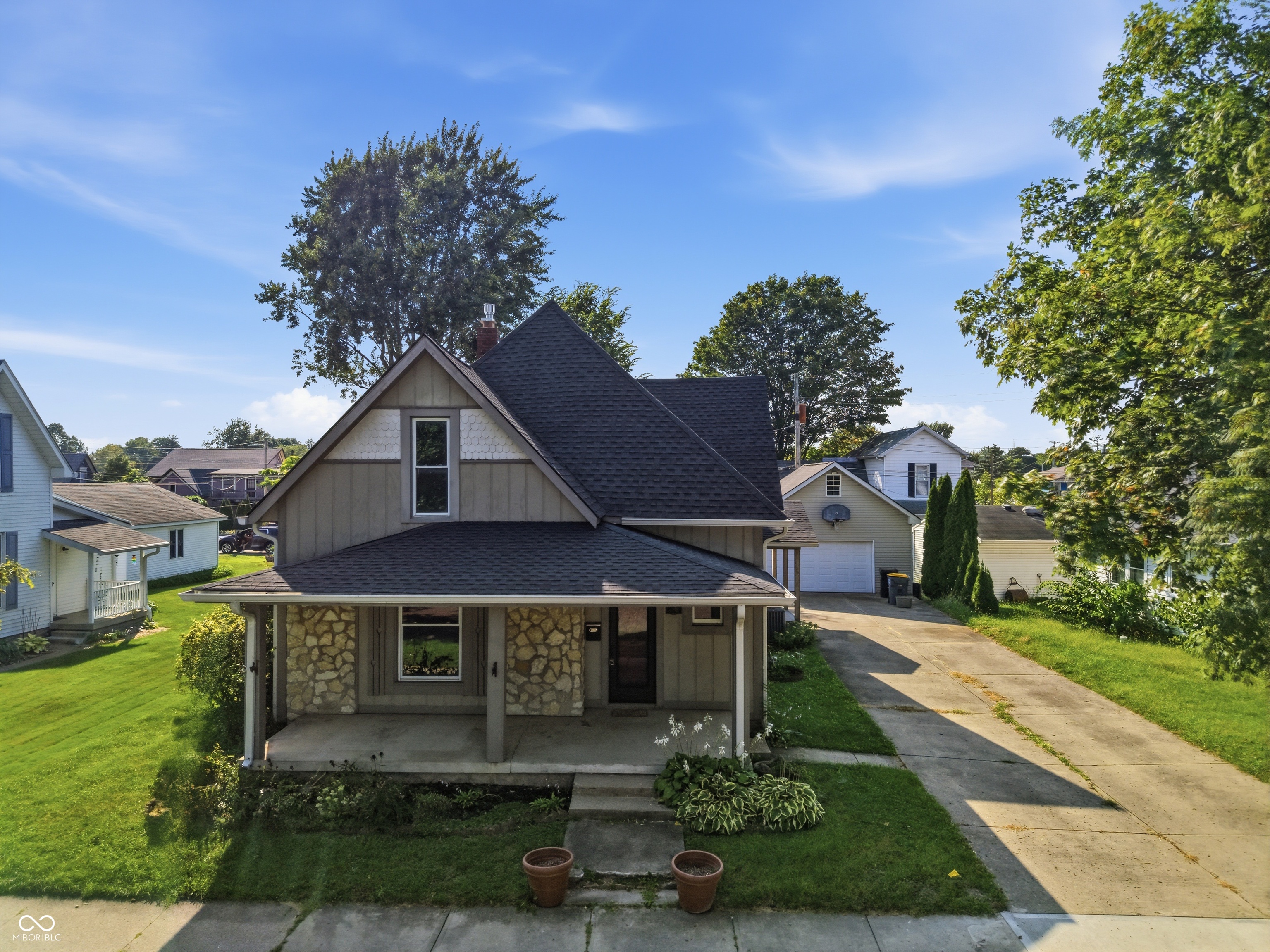 206 S Broadway Street Property Photo 1