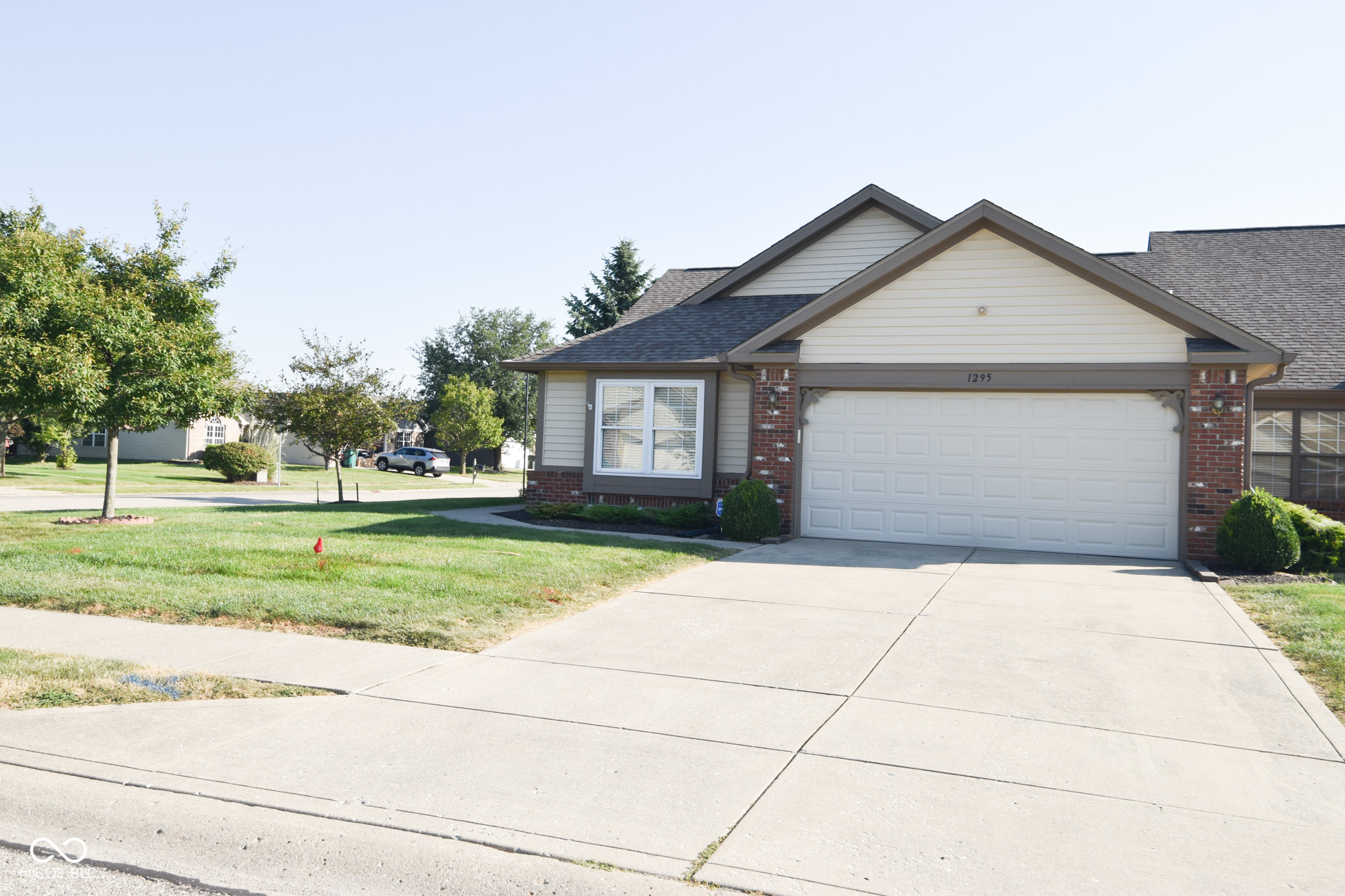 1295 Worcester Way Property Photo 1