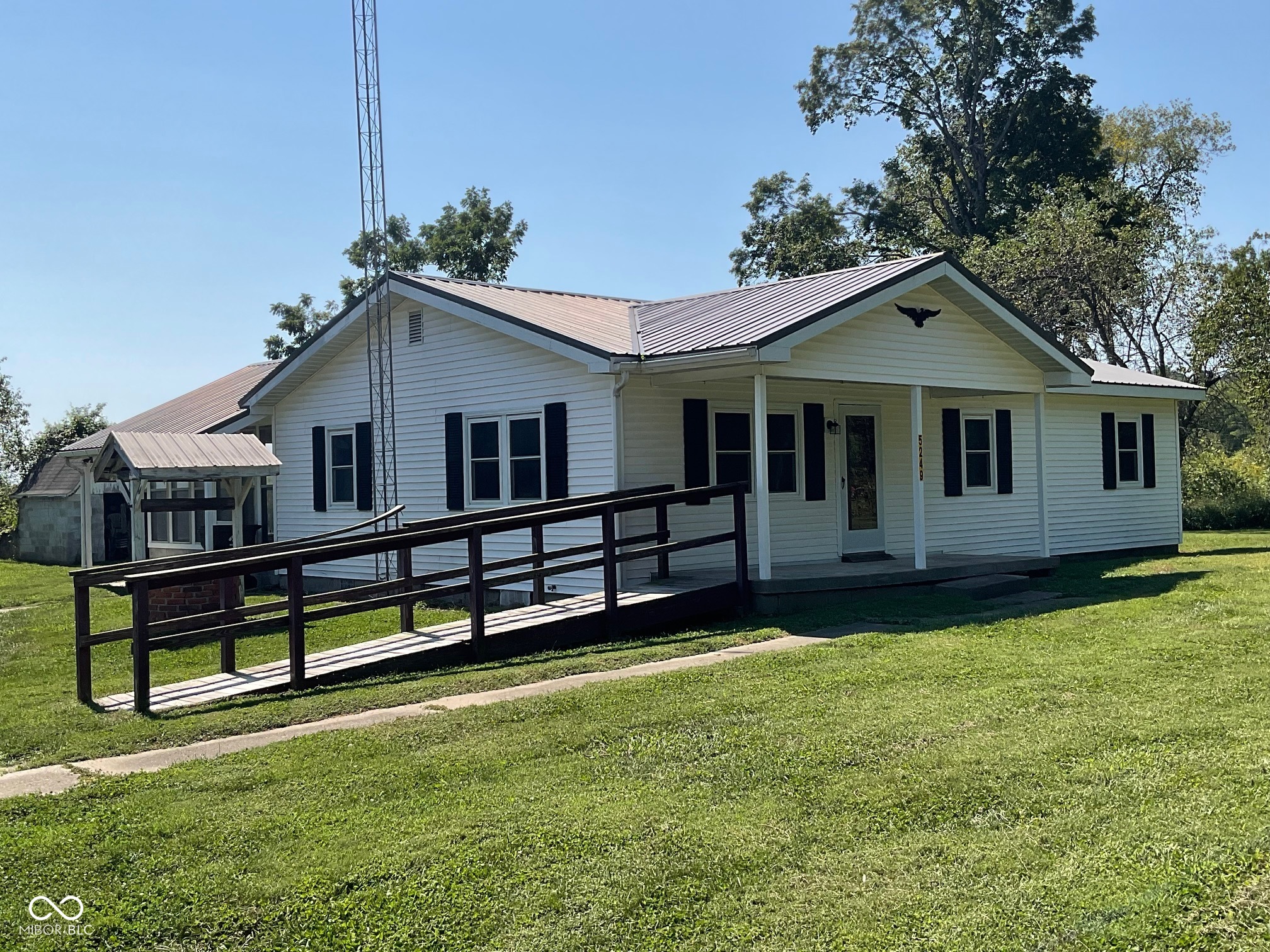 5249 E Nyesville Road Property Photo 1