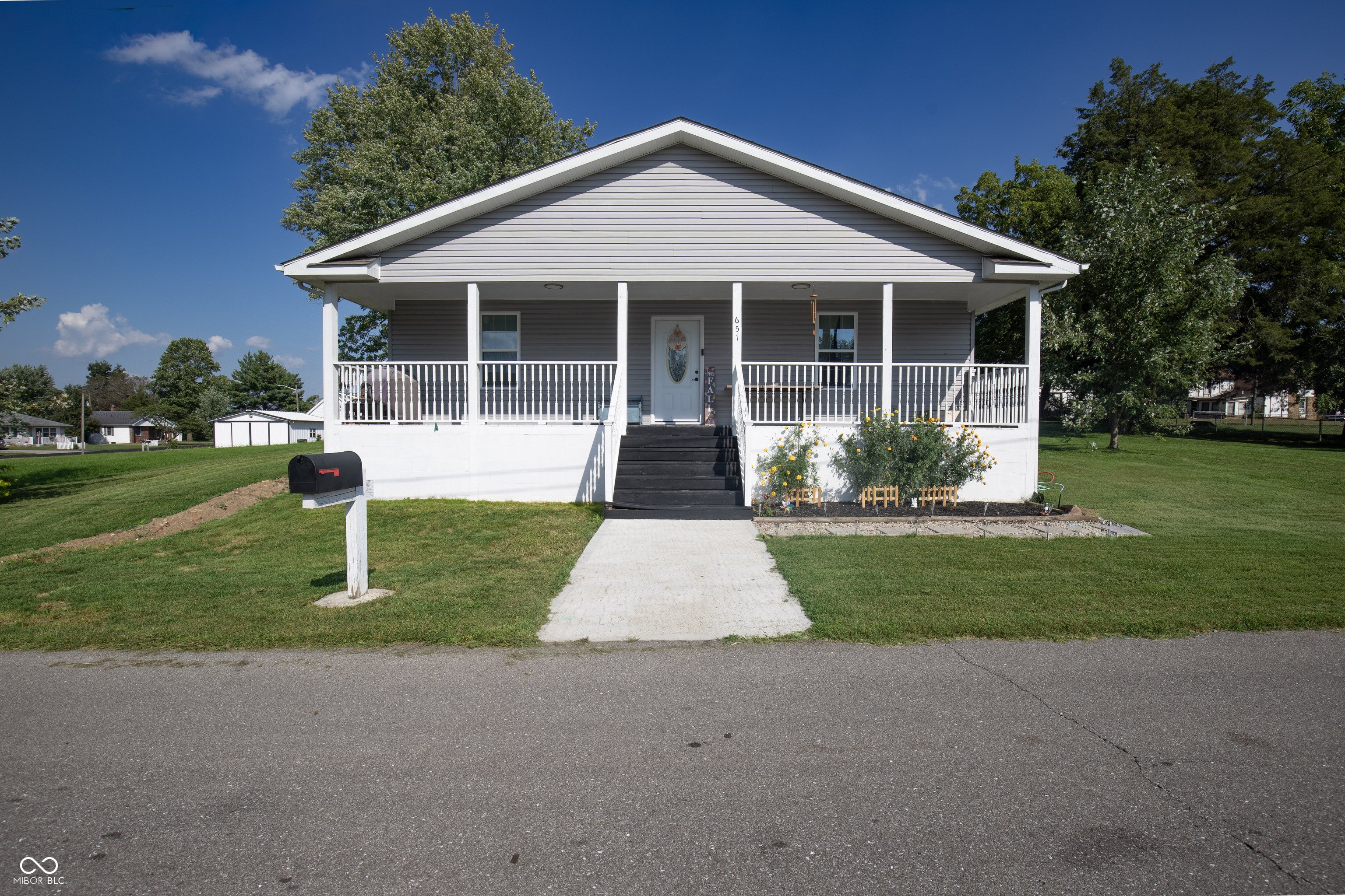 651 Union Street Property Photo 1