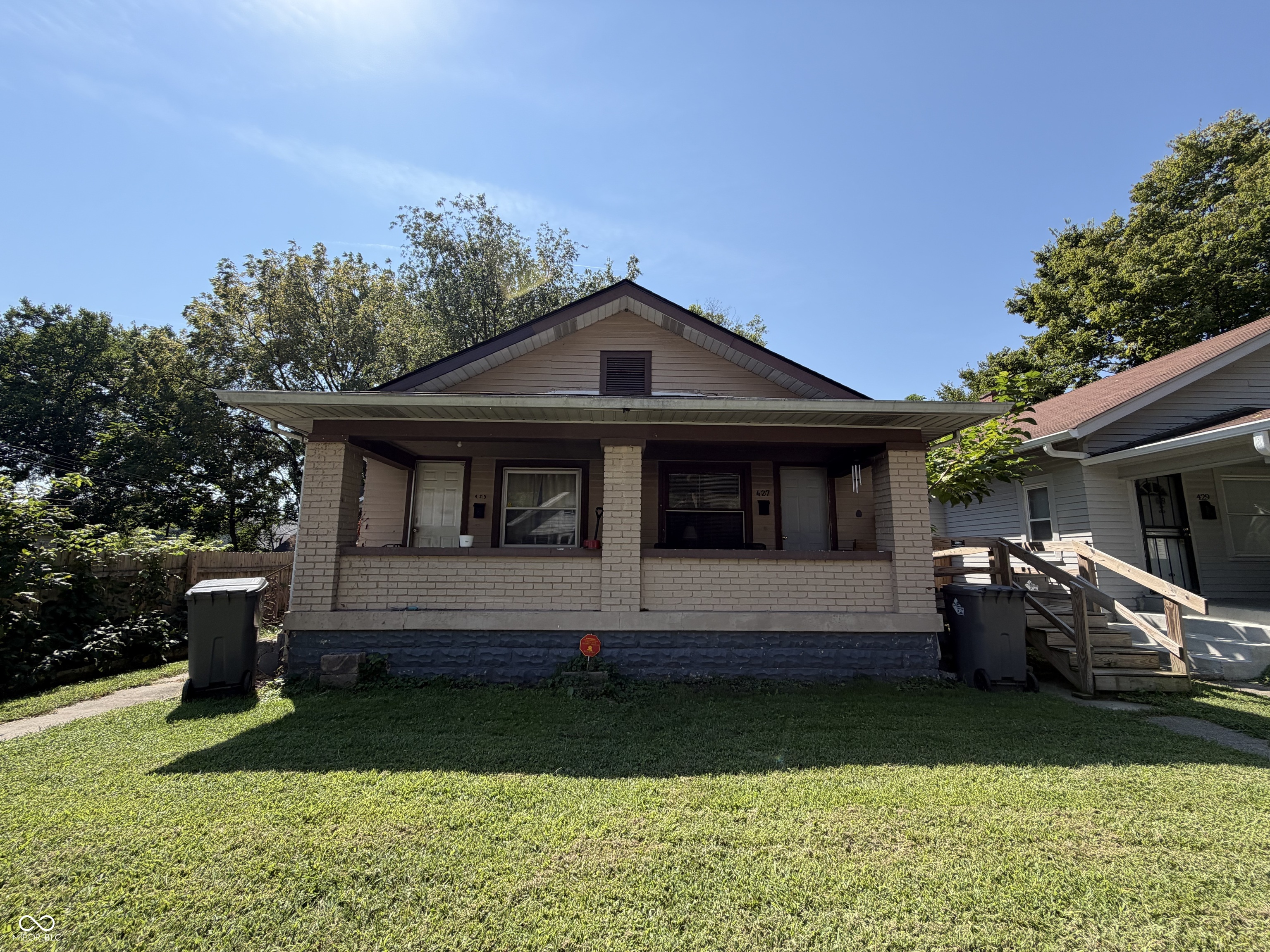 425-427 W 39th Street
