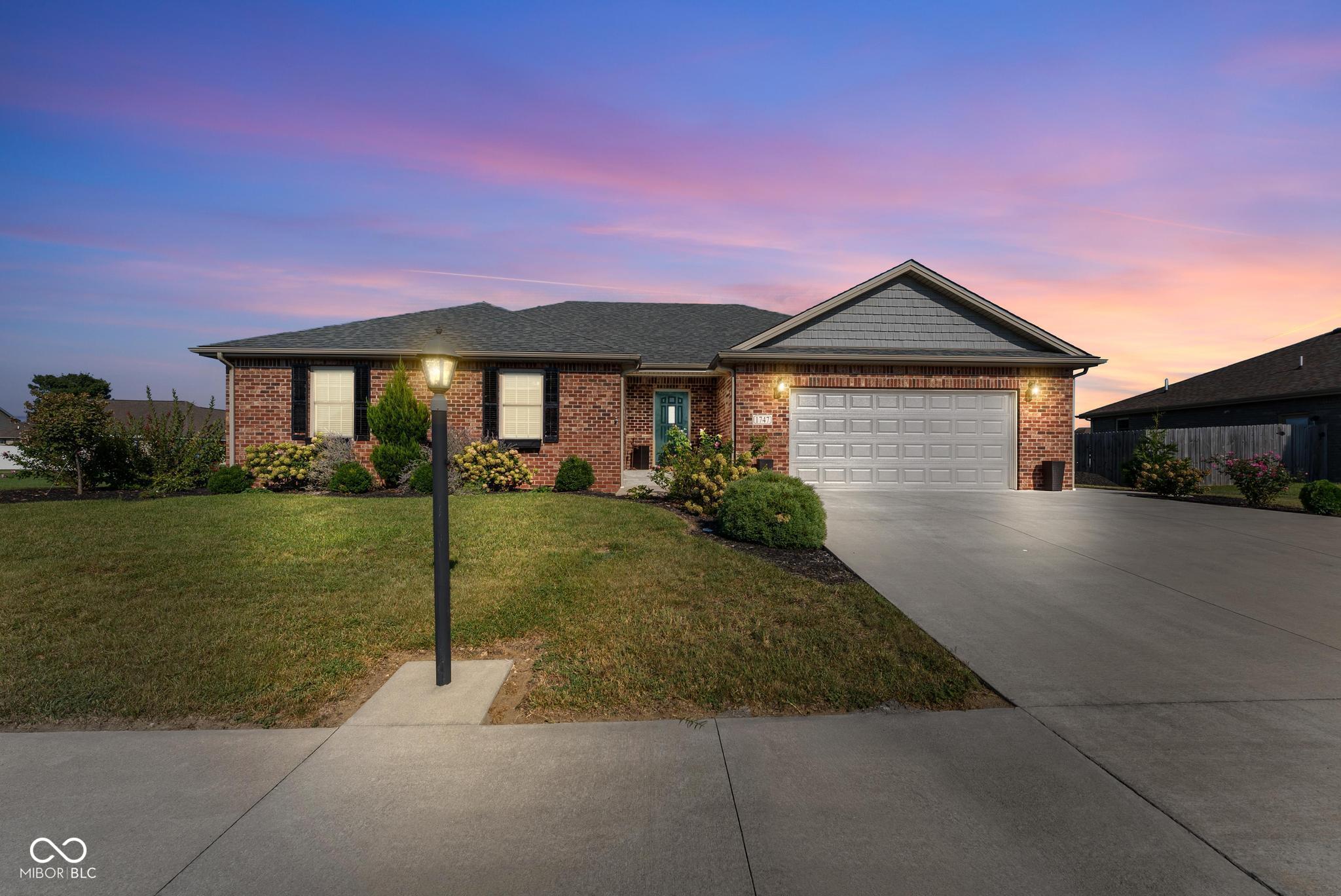 1747 W Bell Ford Drive Property Photo 1