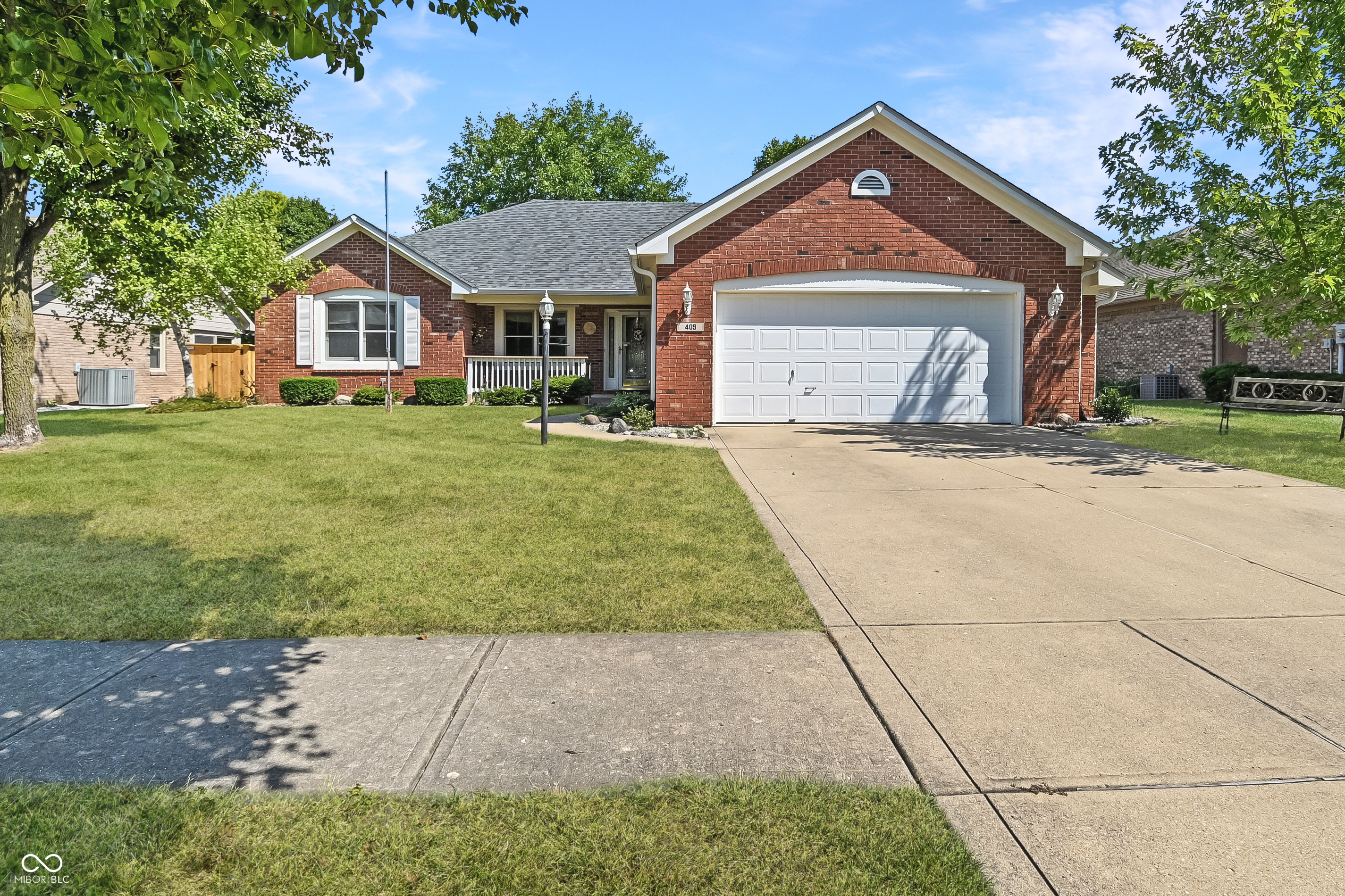 409 Savannah Drive Property Photo 1