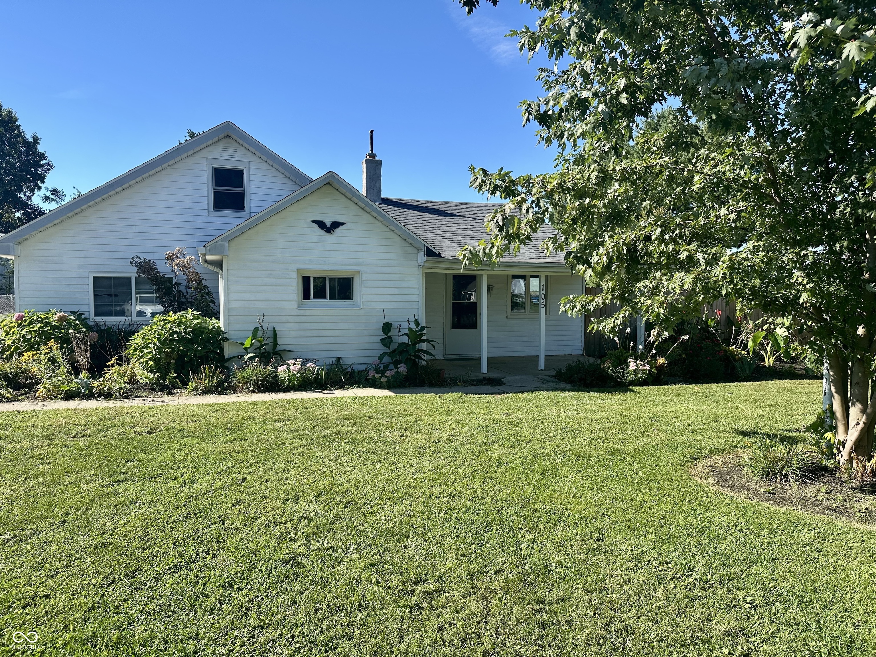 105 Walnut Property Photo 1