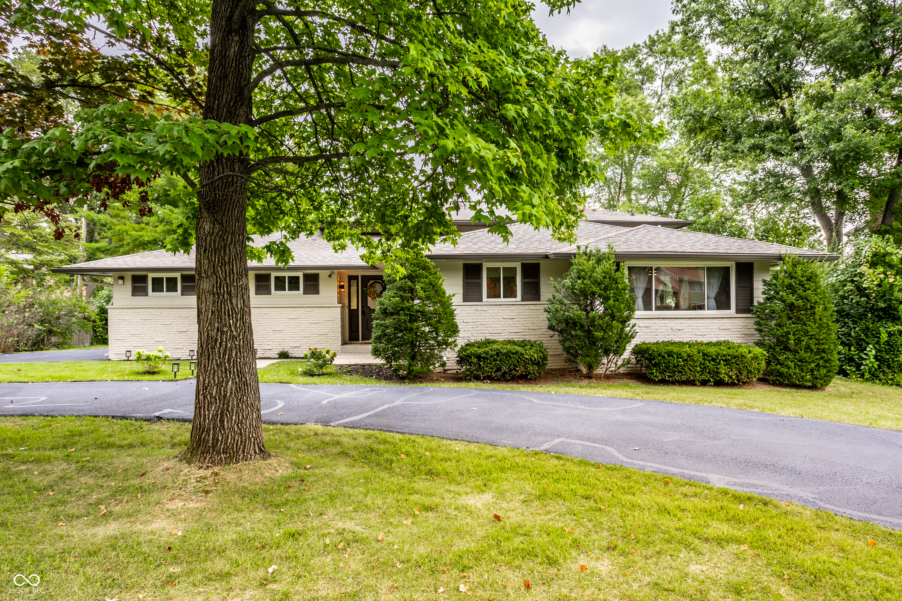 5847 Gloucester Circle Property Photo 1