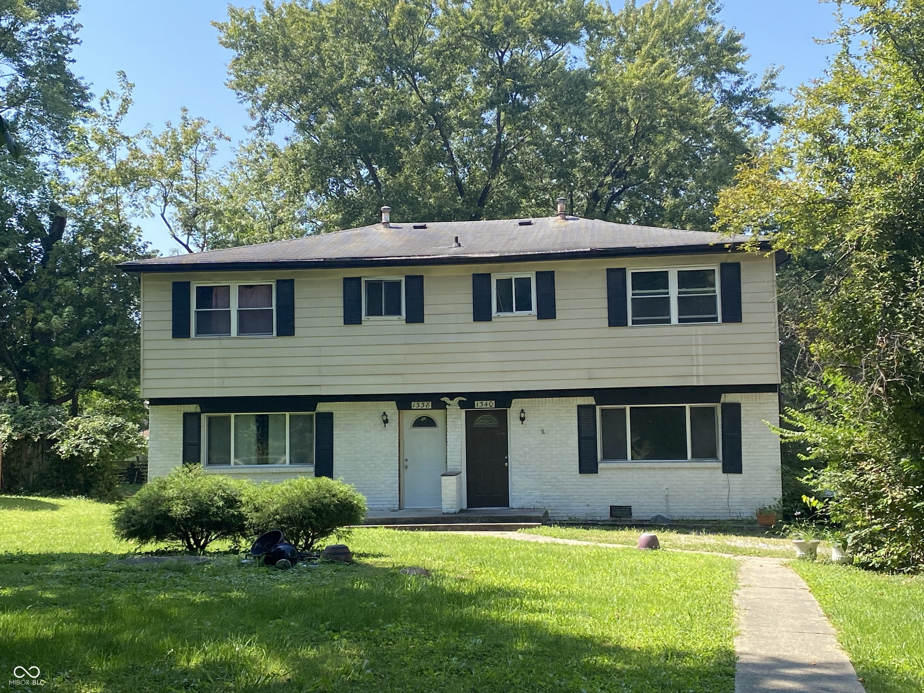 1338 N High School Road Property Photo 1