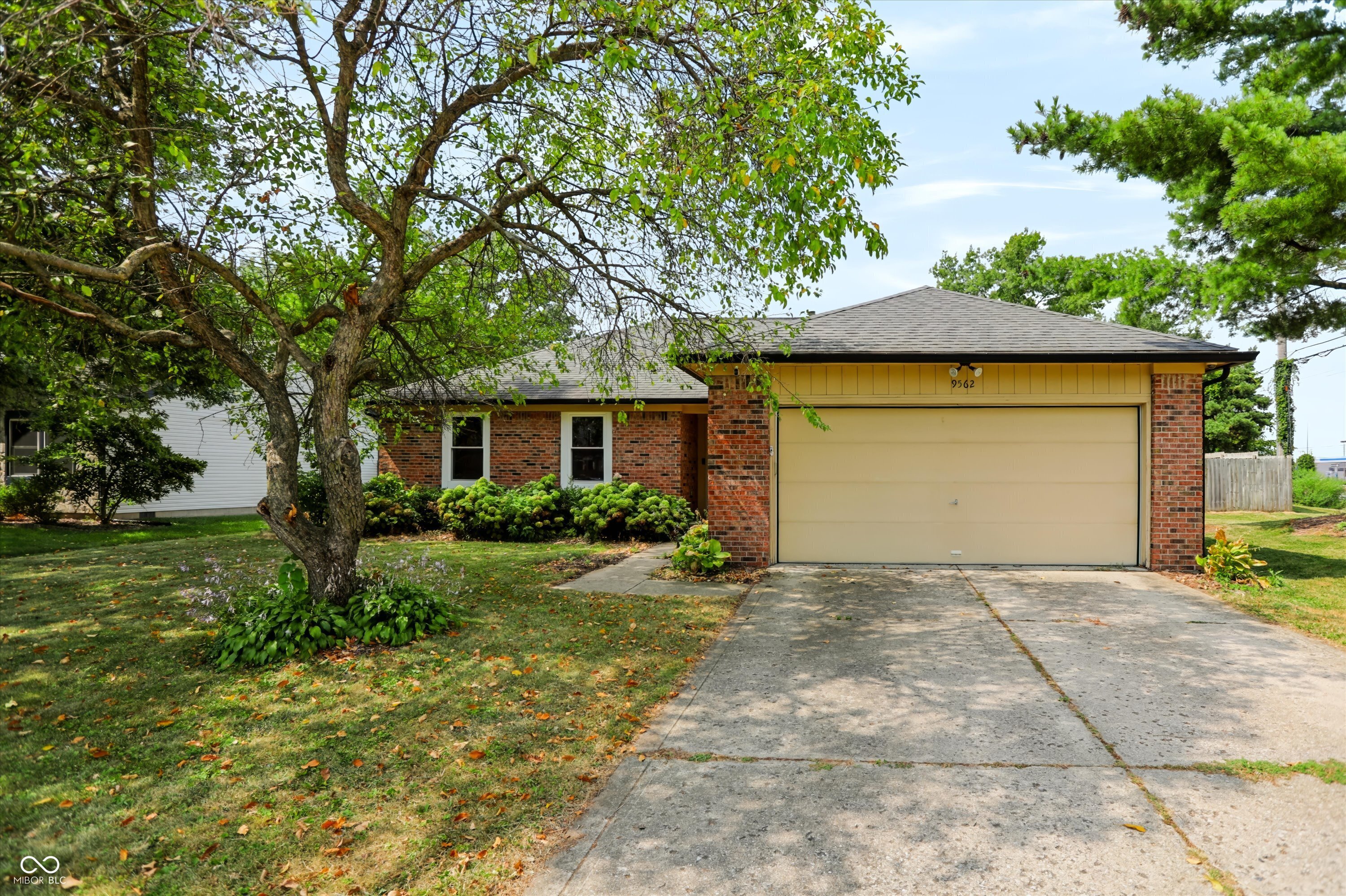 9562 Falkirk Drive Property Photo 1