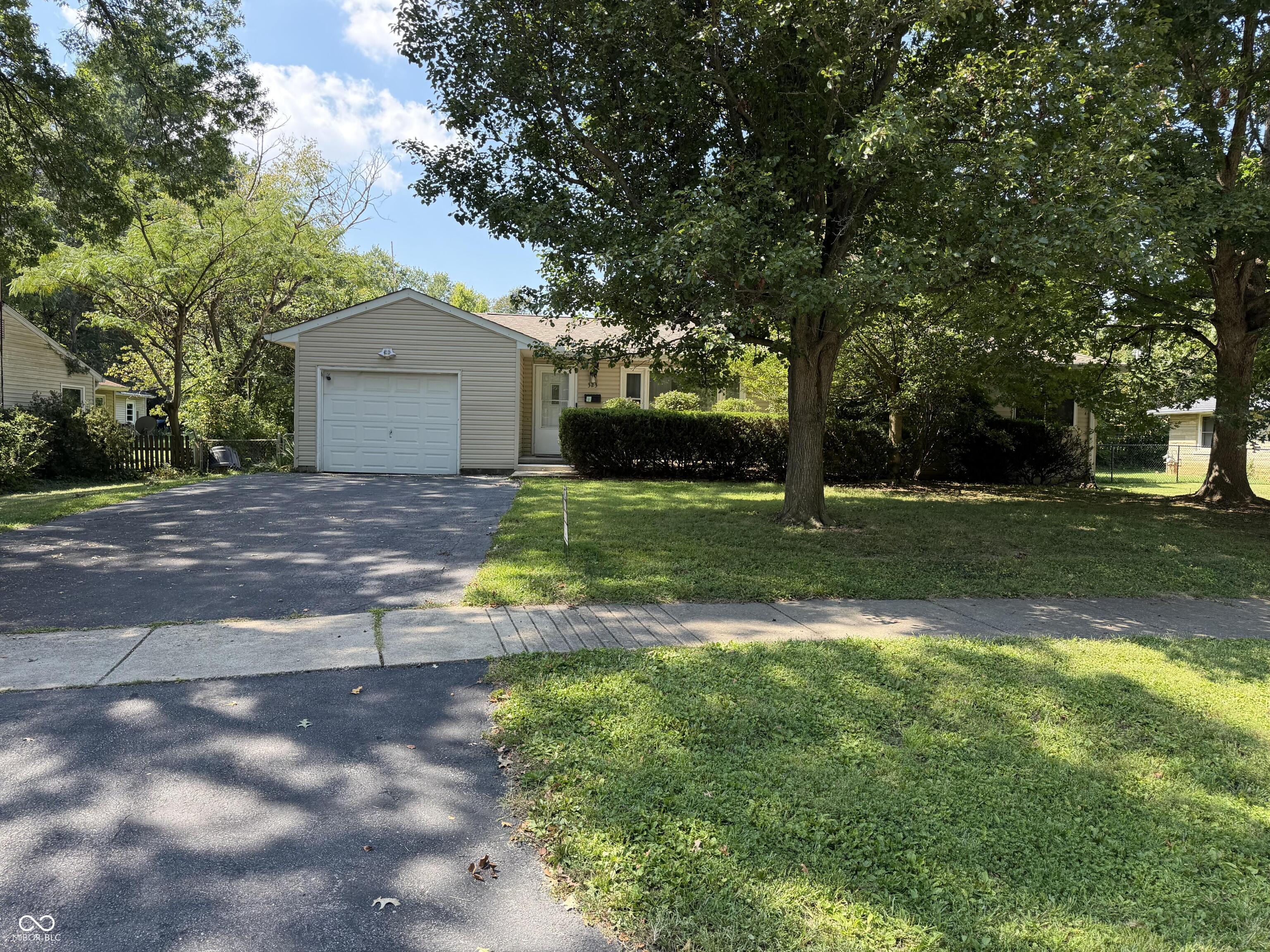 323 N Hillsdale Drive Property Photo 1
