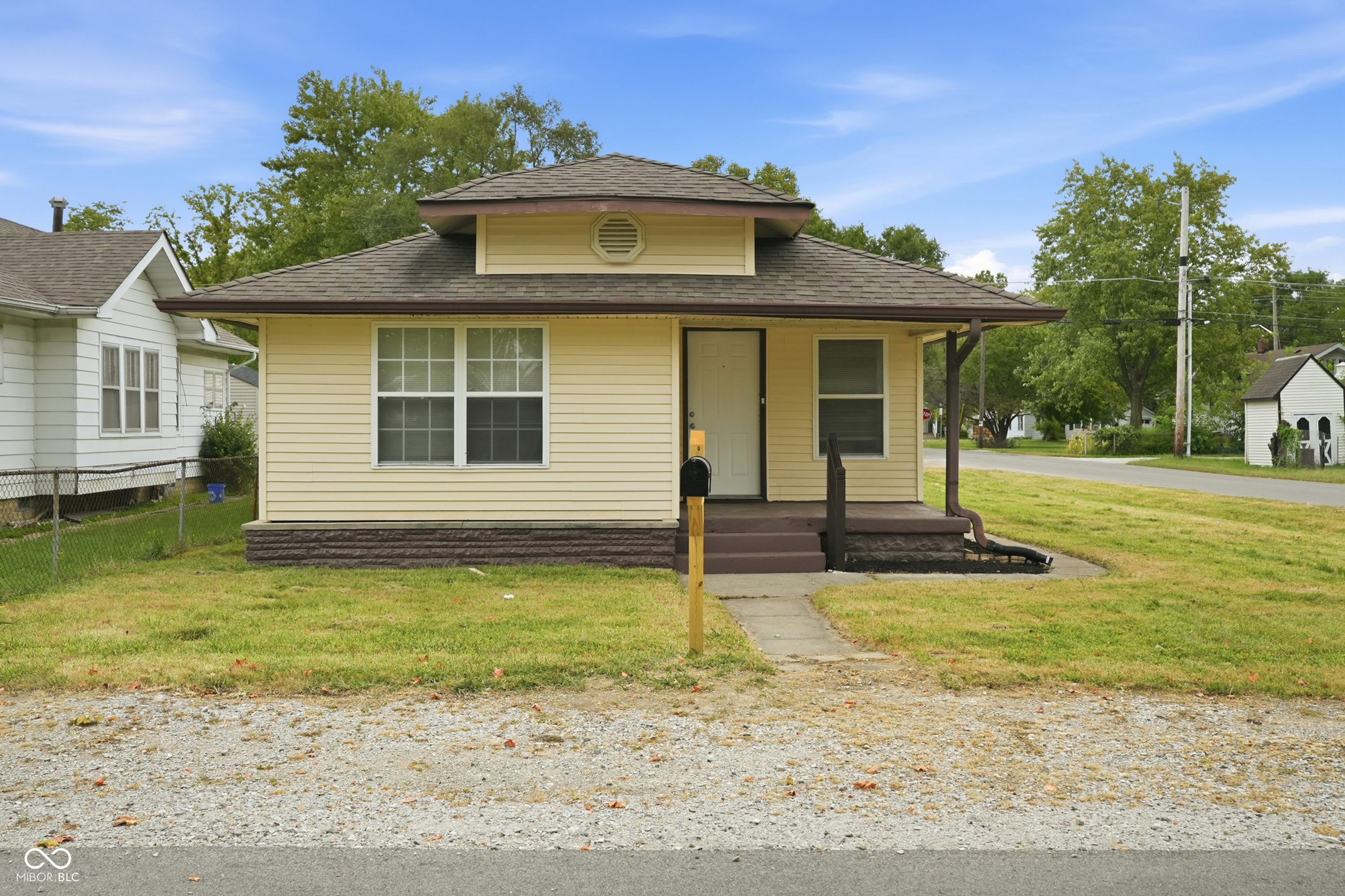 731 Manhattan Avenue Property Photo 1