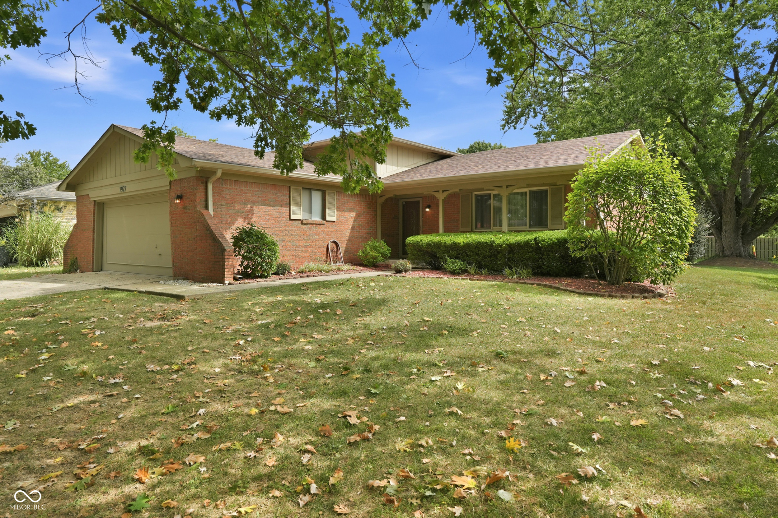 7927 Hoop Road Property Photo 1