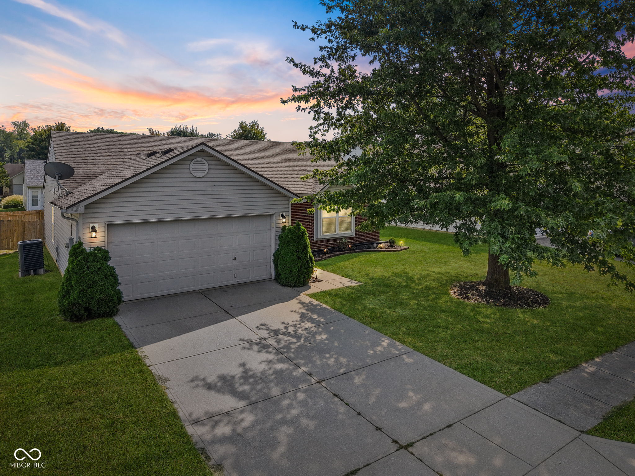9925 Cedarstone Lane Property Photo 1