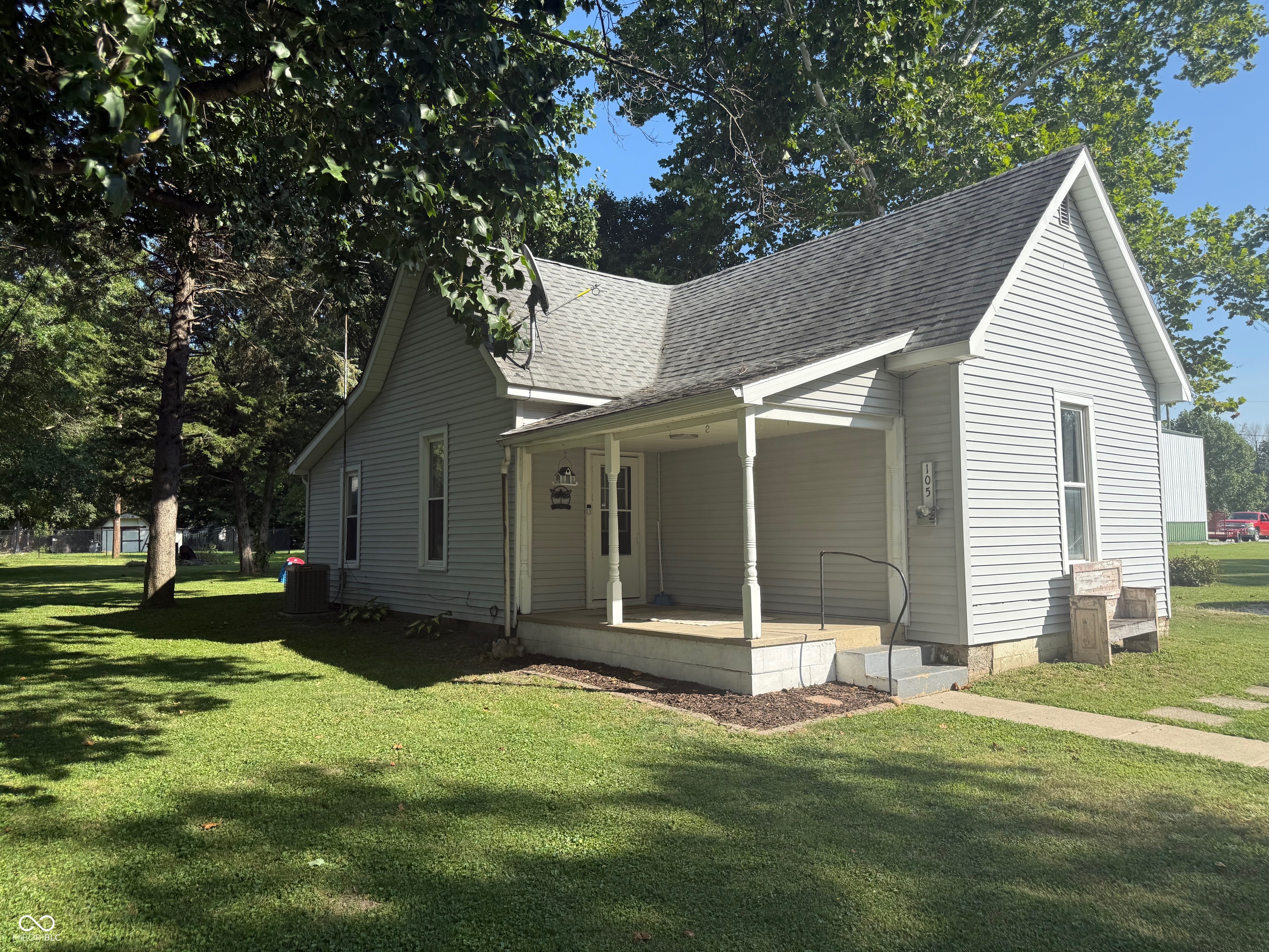 105 S Walnut Street Property Photo 1