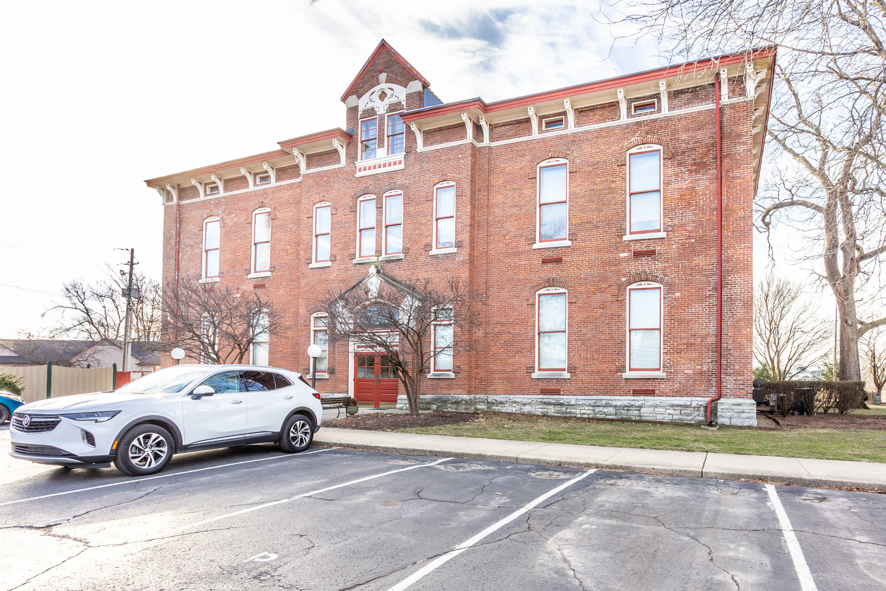 713 Buchanan Street APT 13