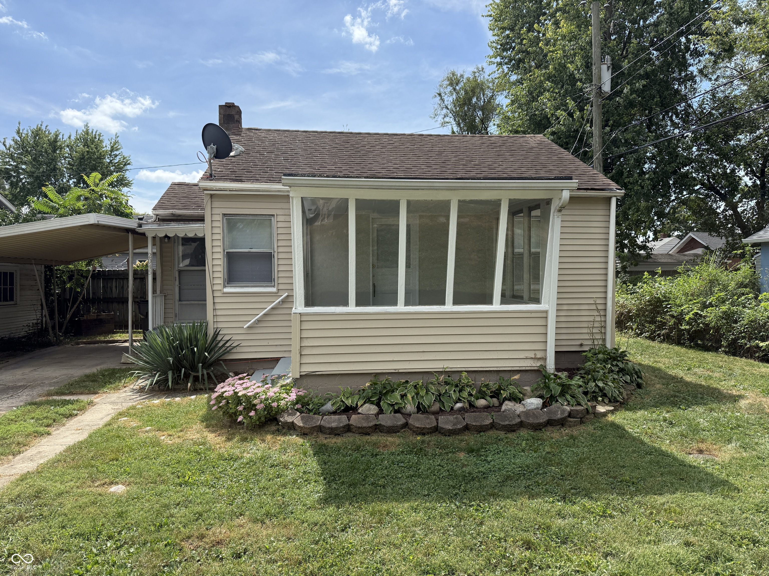 2045 E 49th Street Property Photo 1