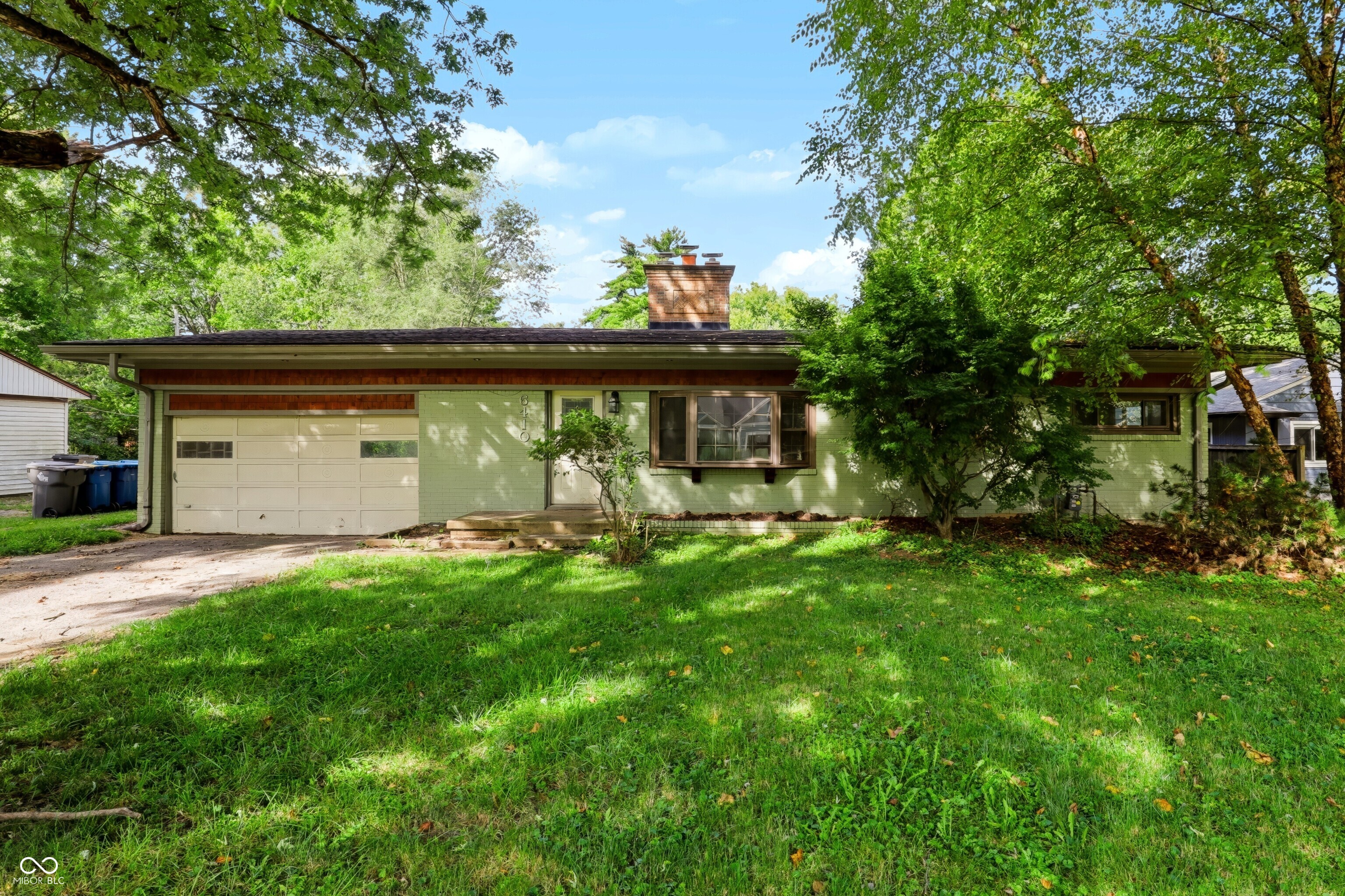 6410 N Oxford Street Property Photo 1