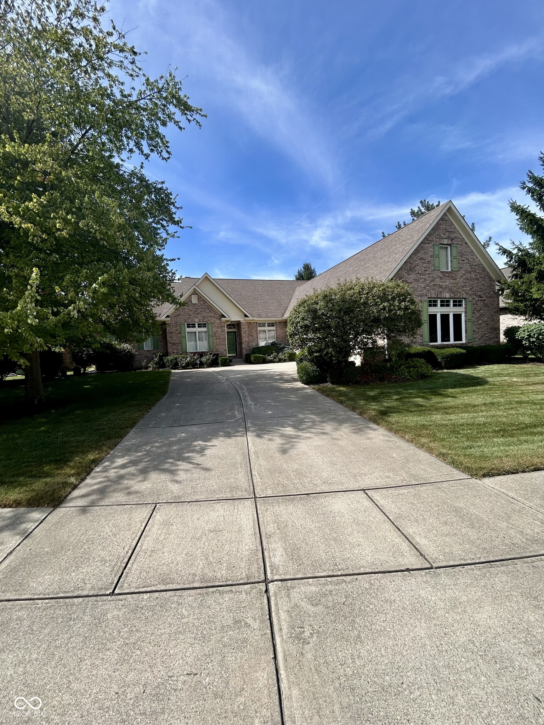 9750 Colonial Drive Property Photo 1