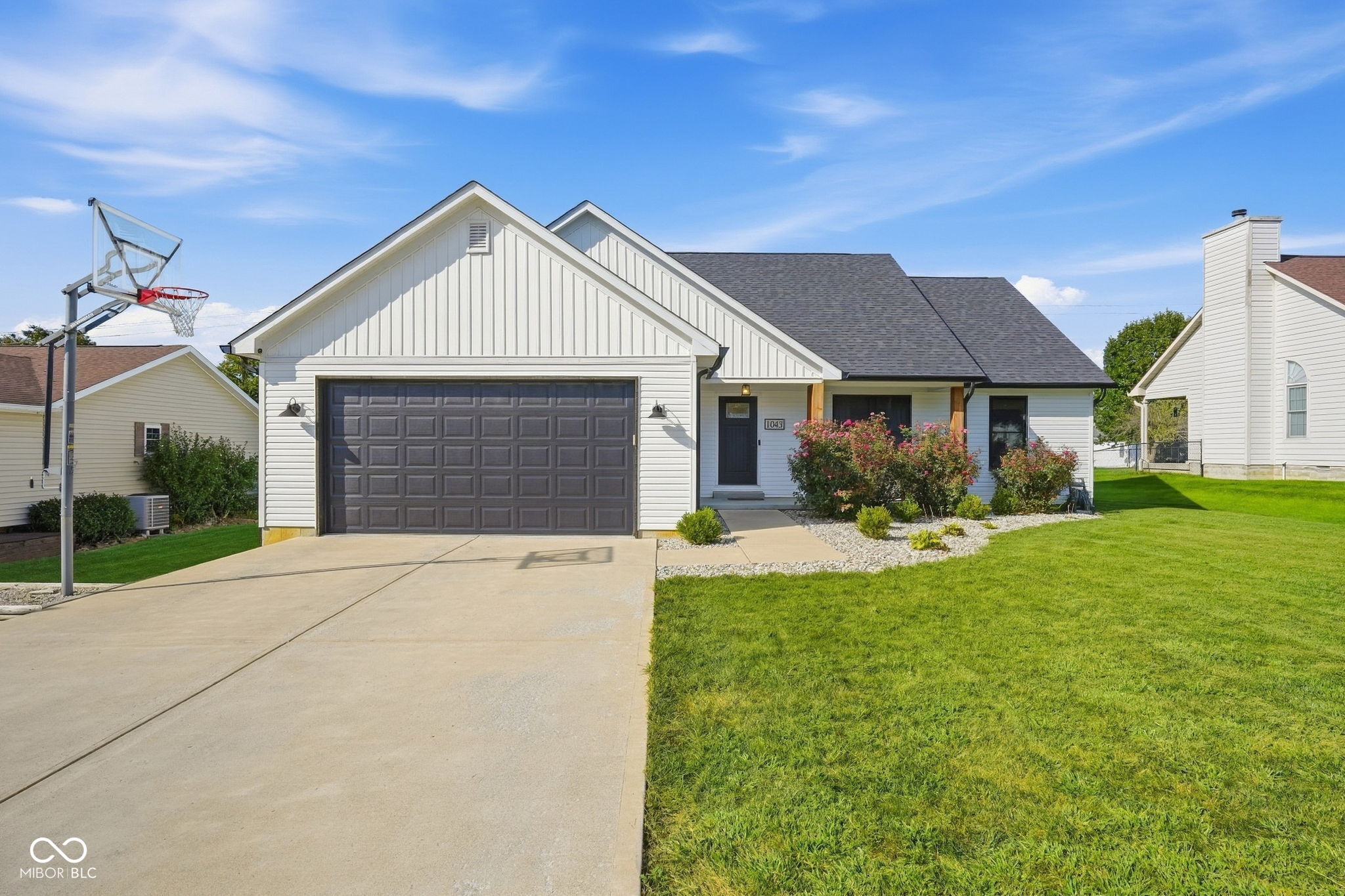 1043 Shadowlawn Avenue Property Photo 1