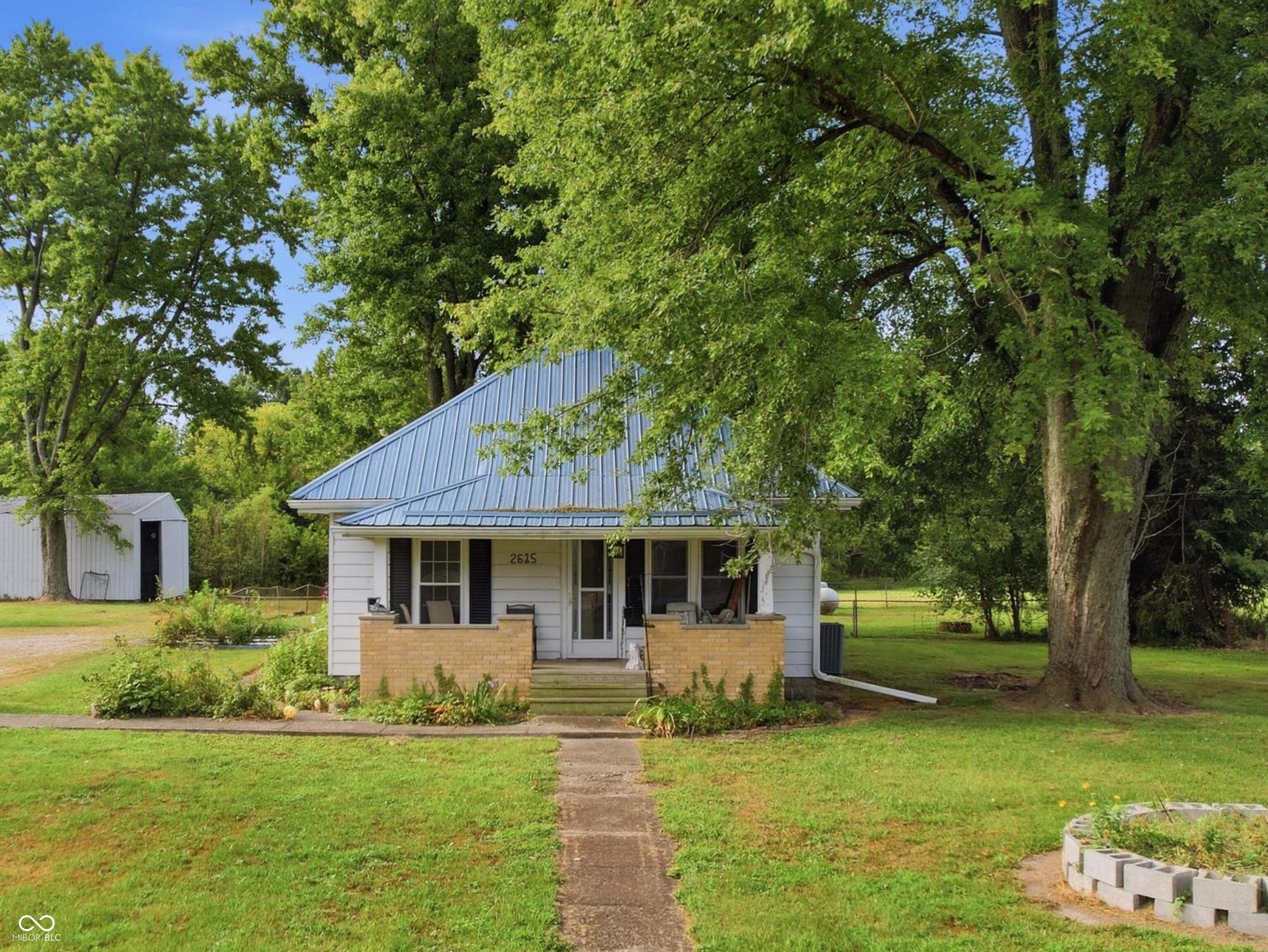 2615 S Us Highway 41 Property Photo 1