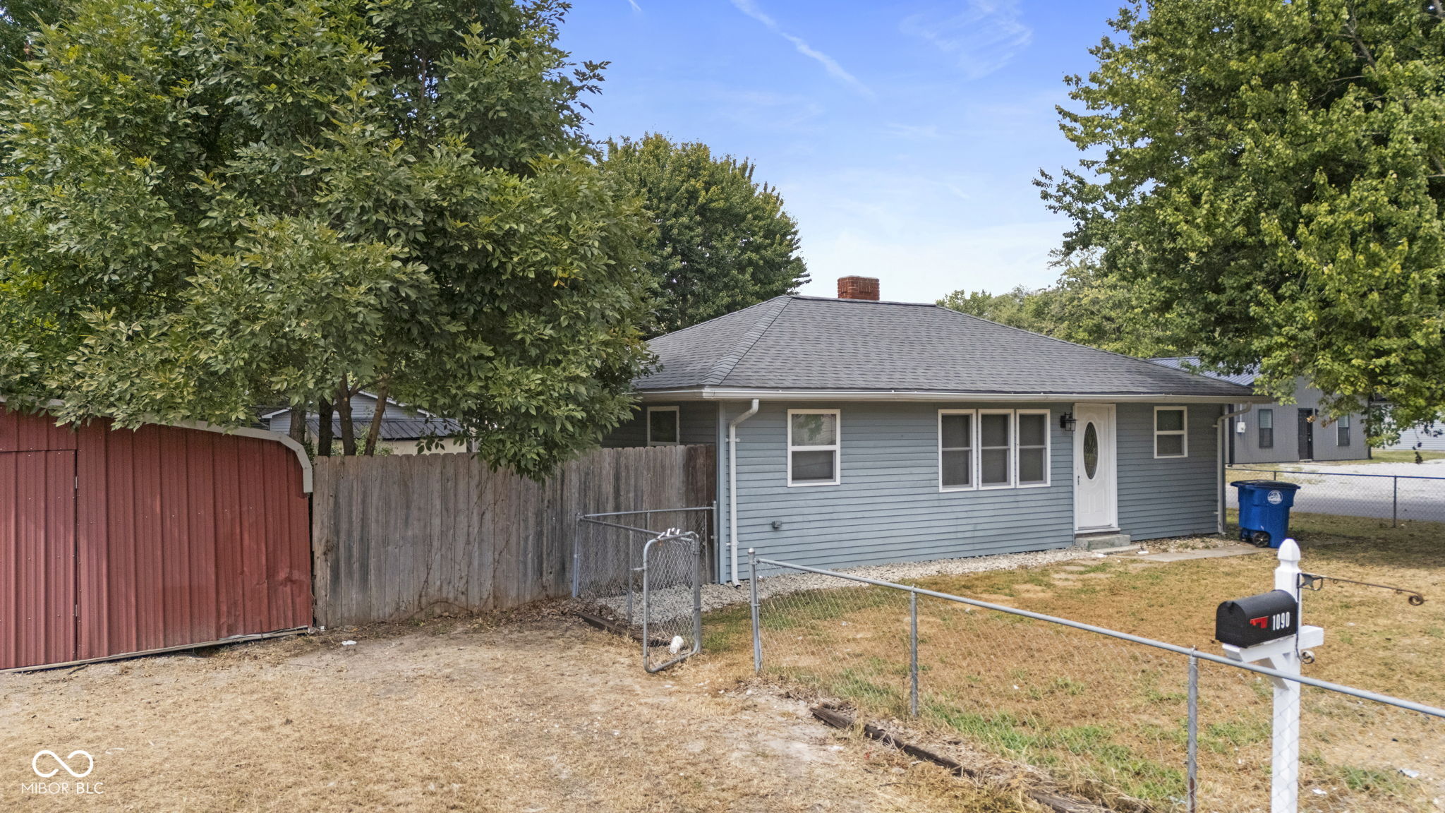 1090 N Mann Avenue Property Photo 1