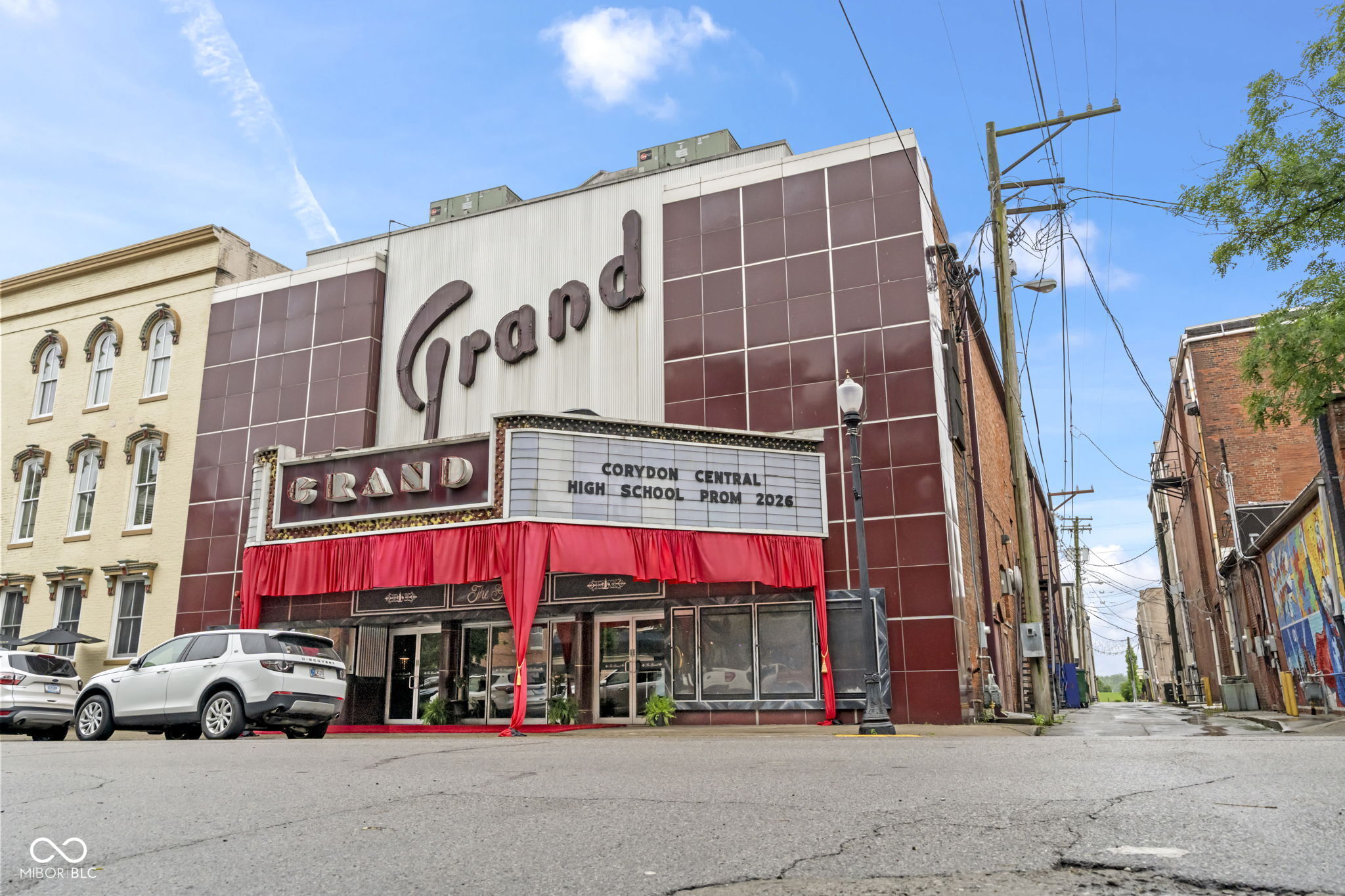 138 E Market Street Property Photo 1