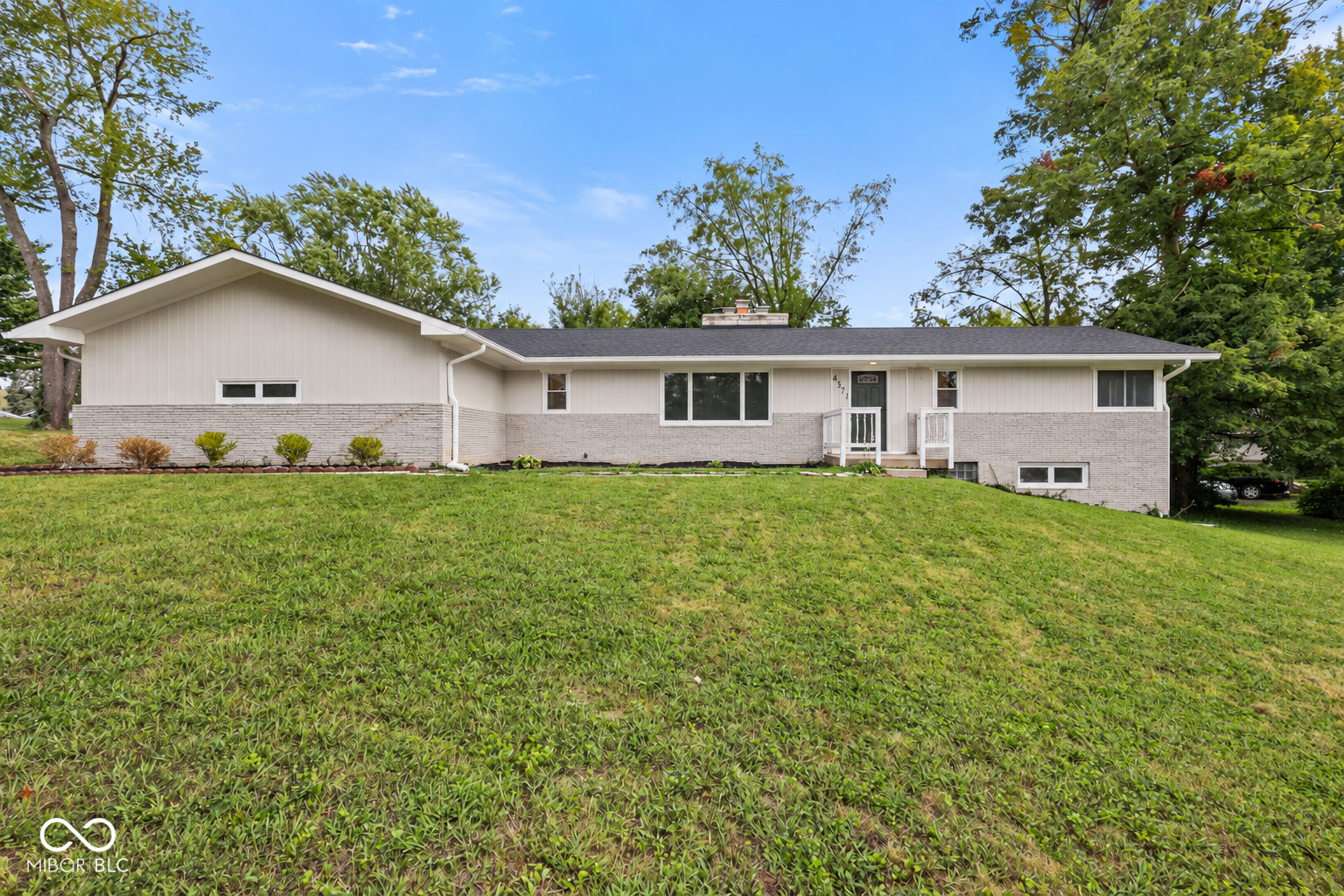 4571 Devon Drive Property Photo 1