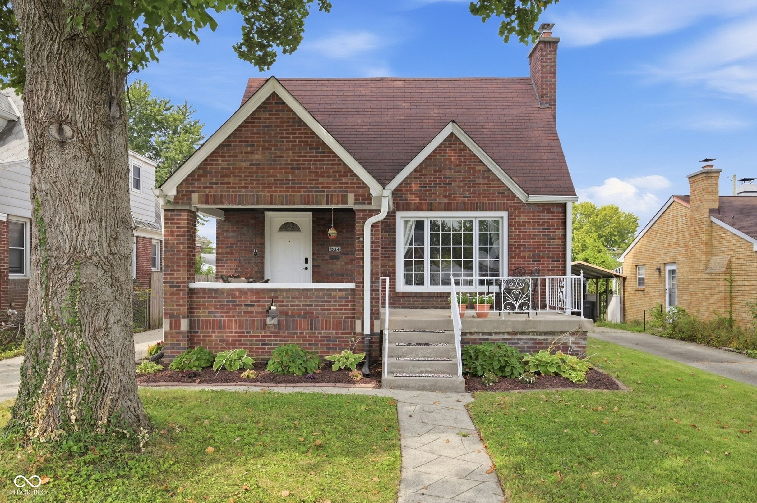 1324 N Leland Avenue Property Photo 1