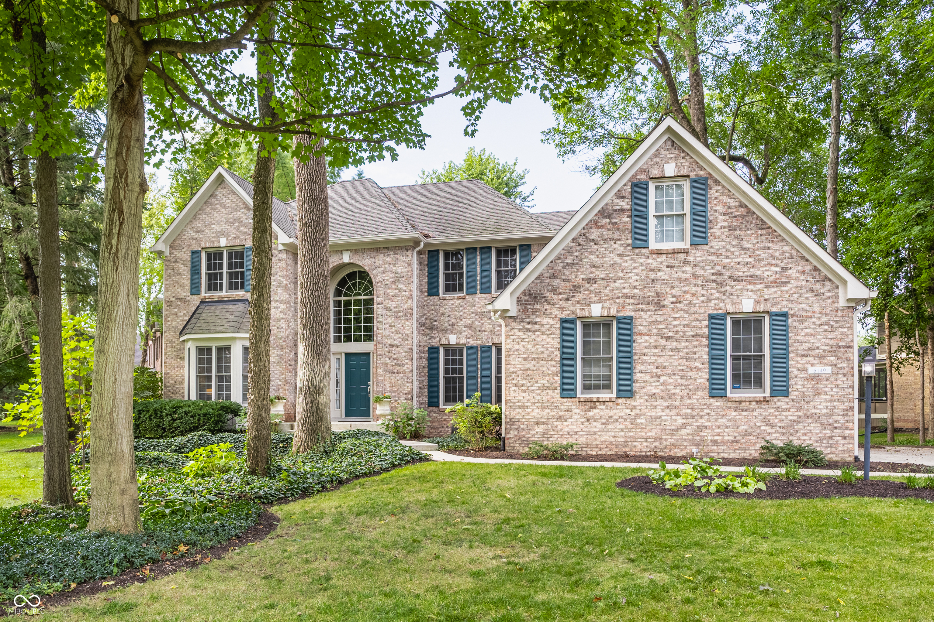 5149 Oriole Property Photo 1