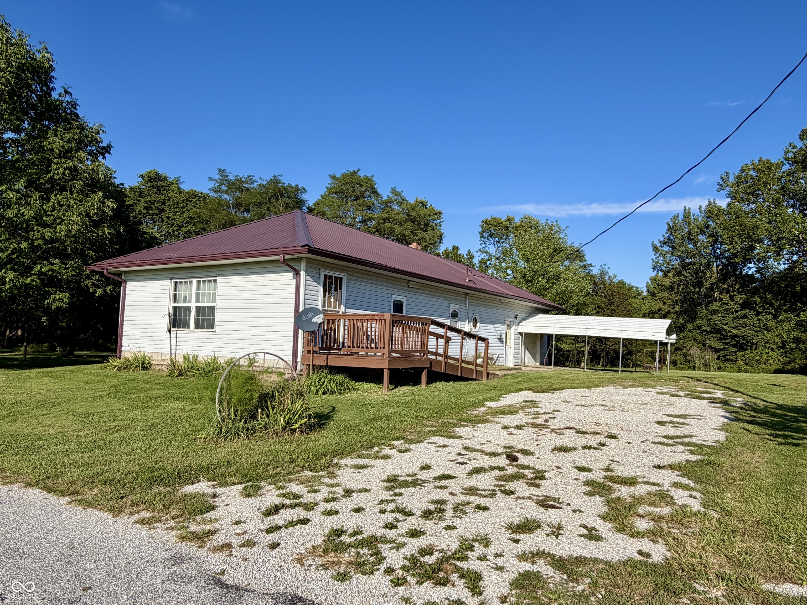 10074 N 400 Property Photo 1