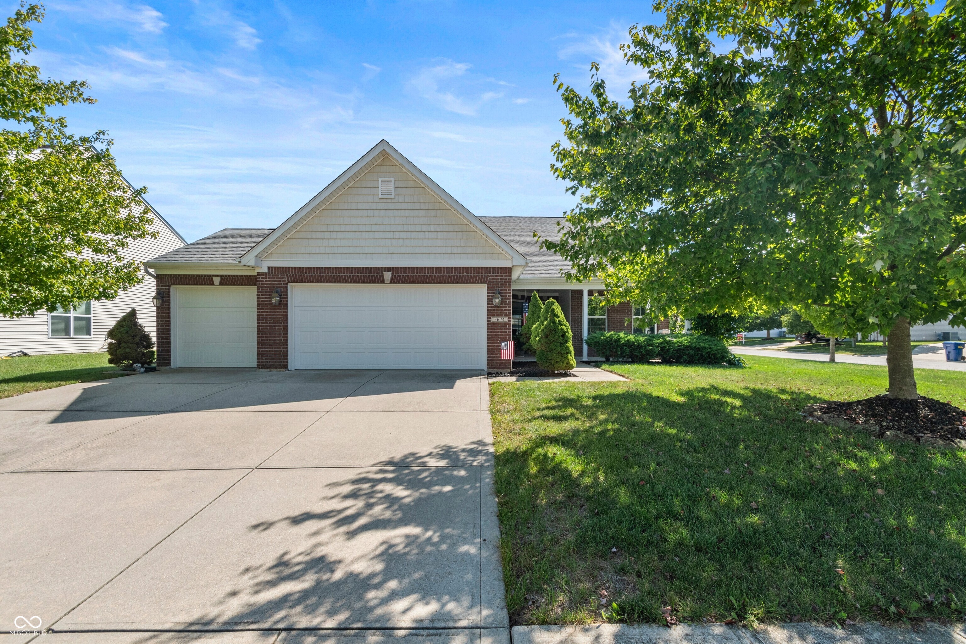 5674 Crump Lane Property Photo 1