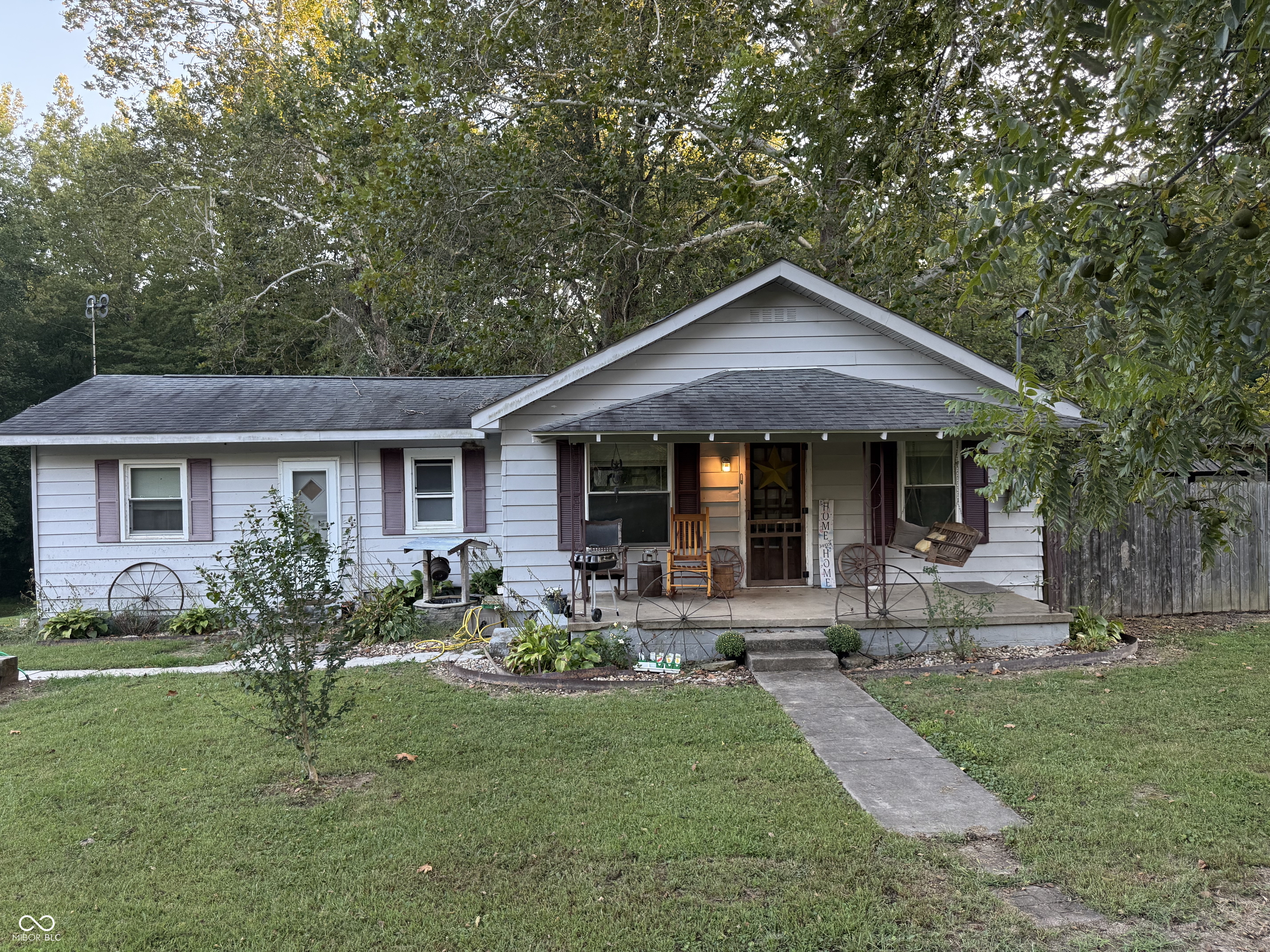 2131 W State Road 258 Property Photo 1
