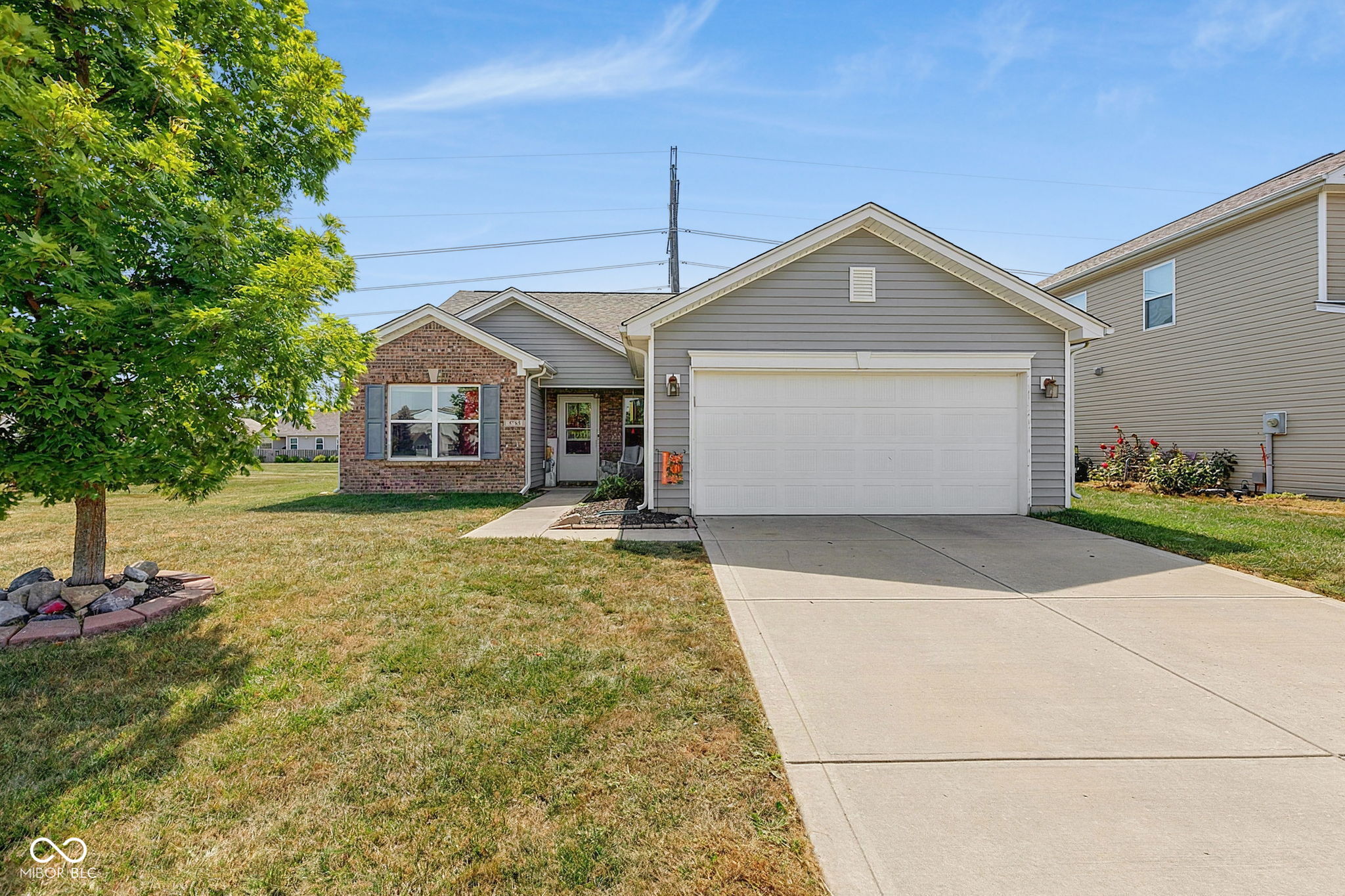 5785 White Pine Road Property Photo 1