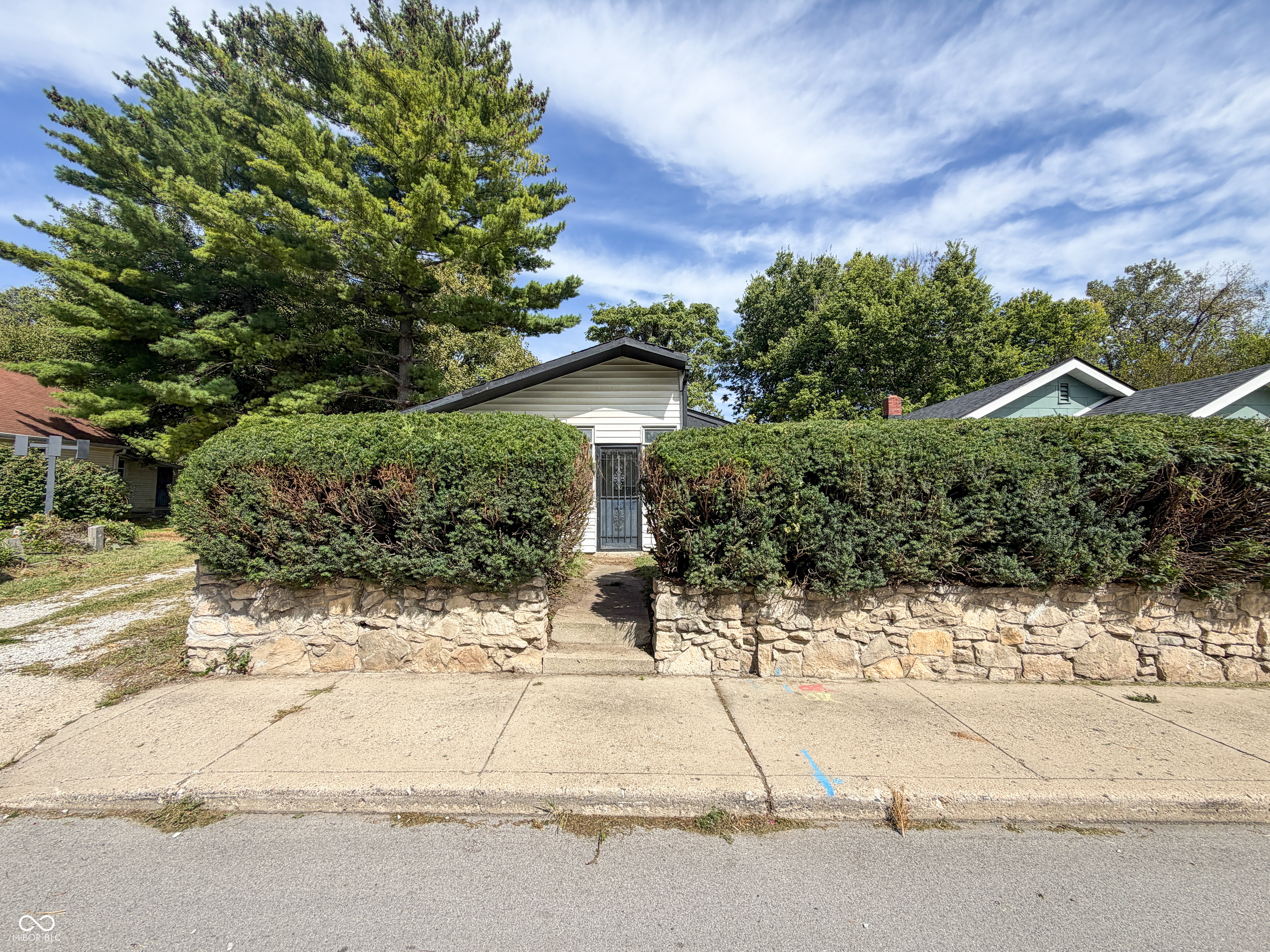 818 W 25th Street Property Photo 1