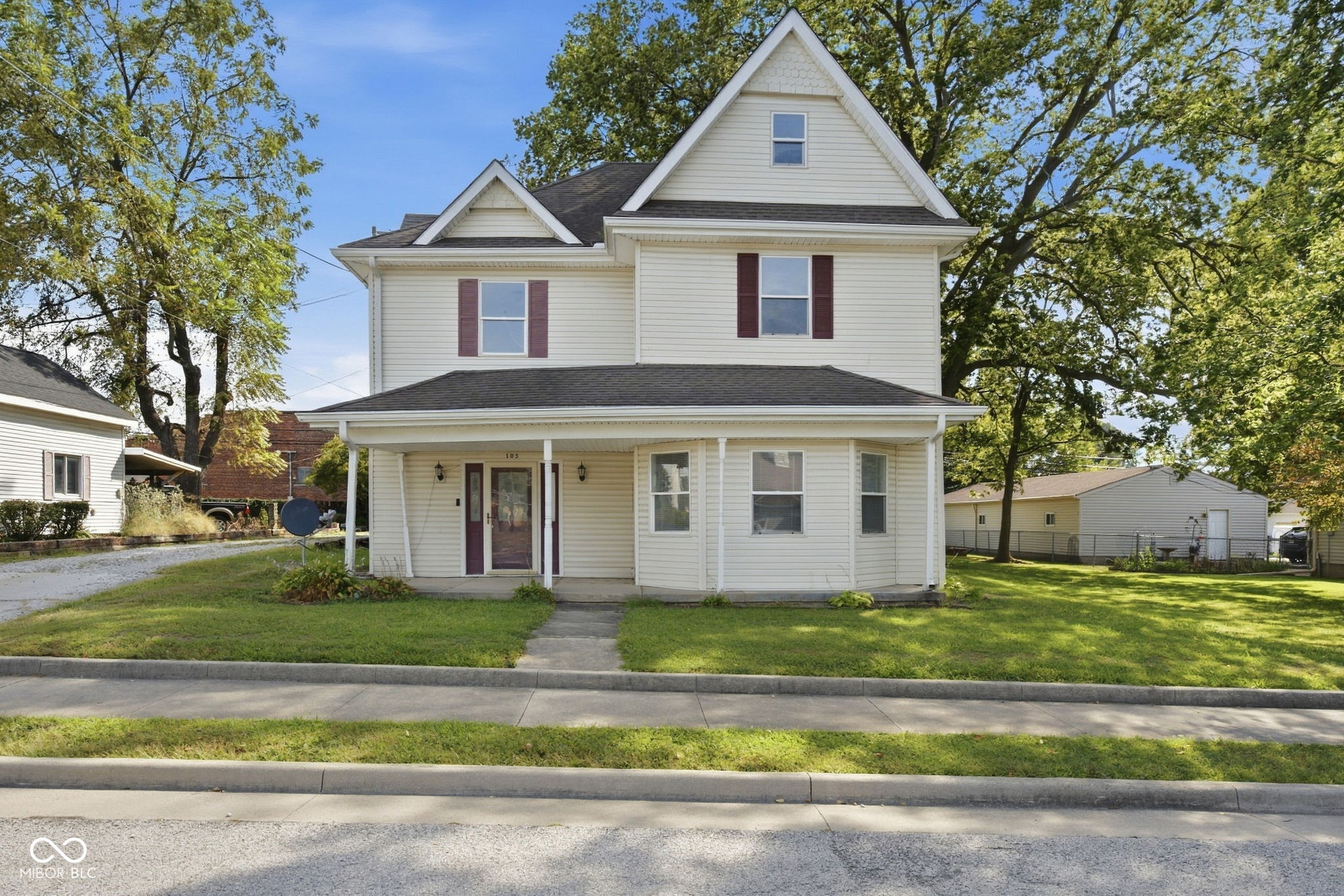 105 N Indiana Street Property Photo 1