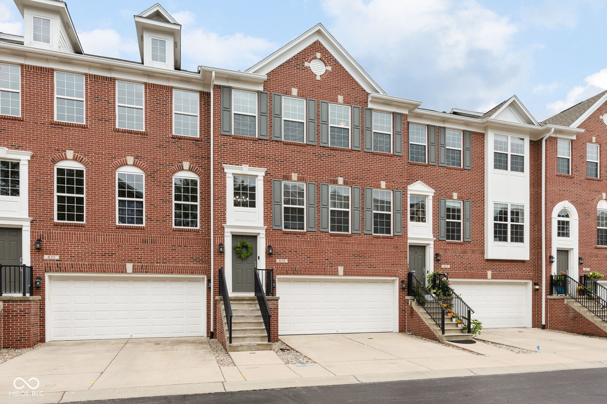 829 Ivy Lane Property Photo 1