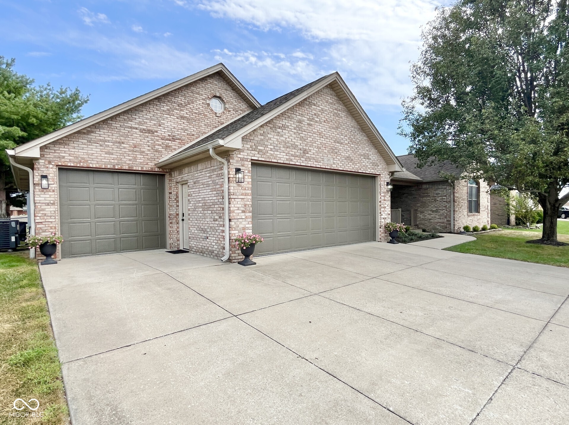 6970 Meredith Drive Property Photo 1