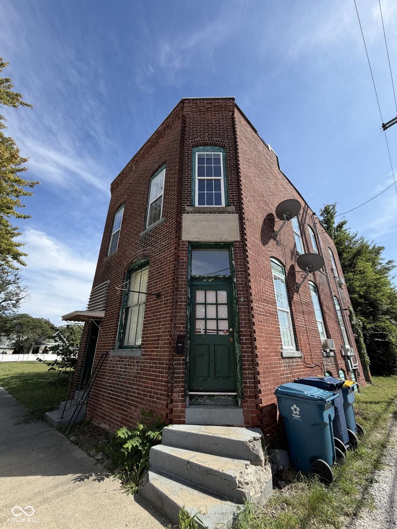 104 E 4th Street